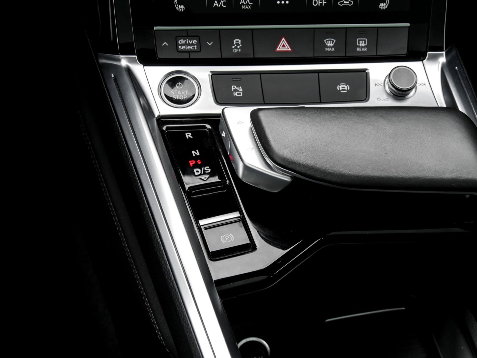 Audi e-tron 55 quattro S LINE PANO AHK 360°CAM LM20