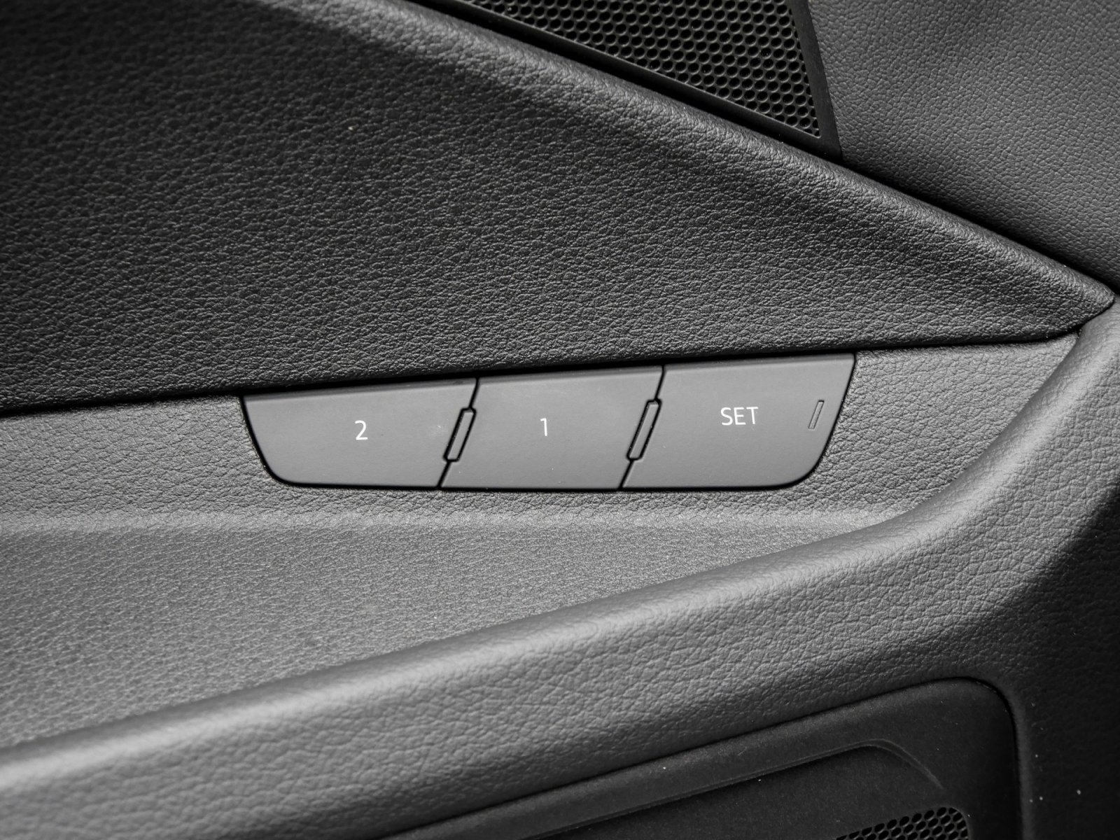 Audi e-tron 55 quattro S LINE PANO AHK 360°CAM LM20