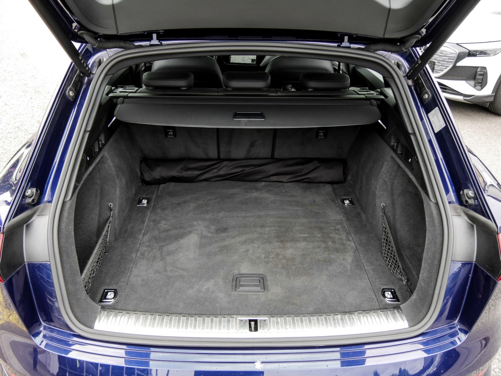 Audi e-tron 55 quattro S LINE PANO AHK 360°CAM LM20