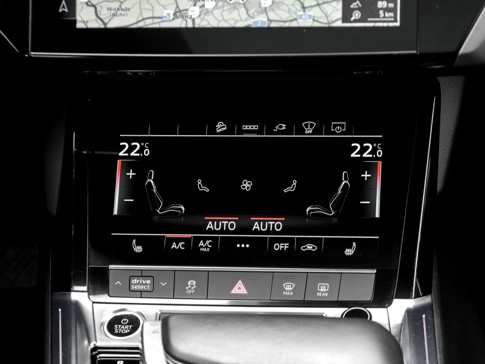 Audi e-tron 55 quattro S LINE PANO AHK 360°CAM LM20