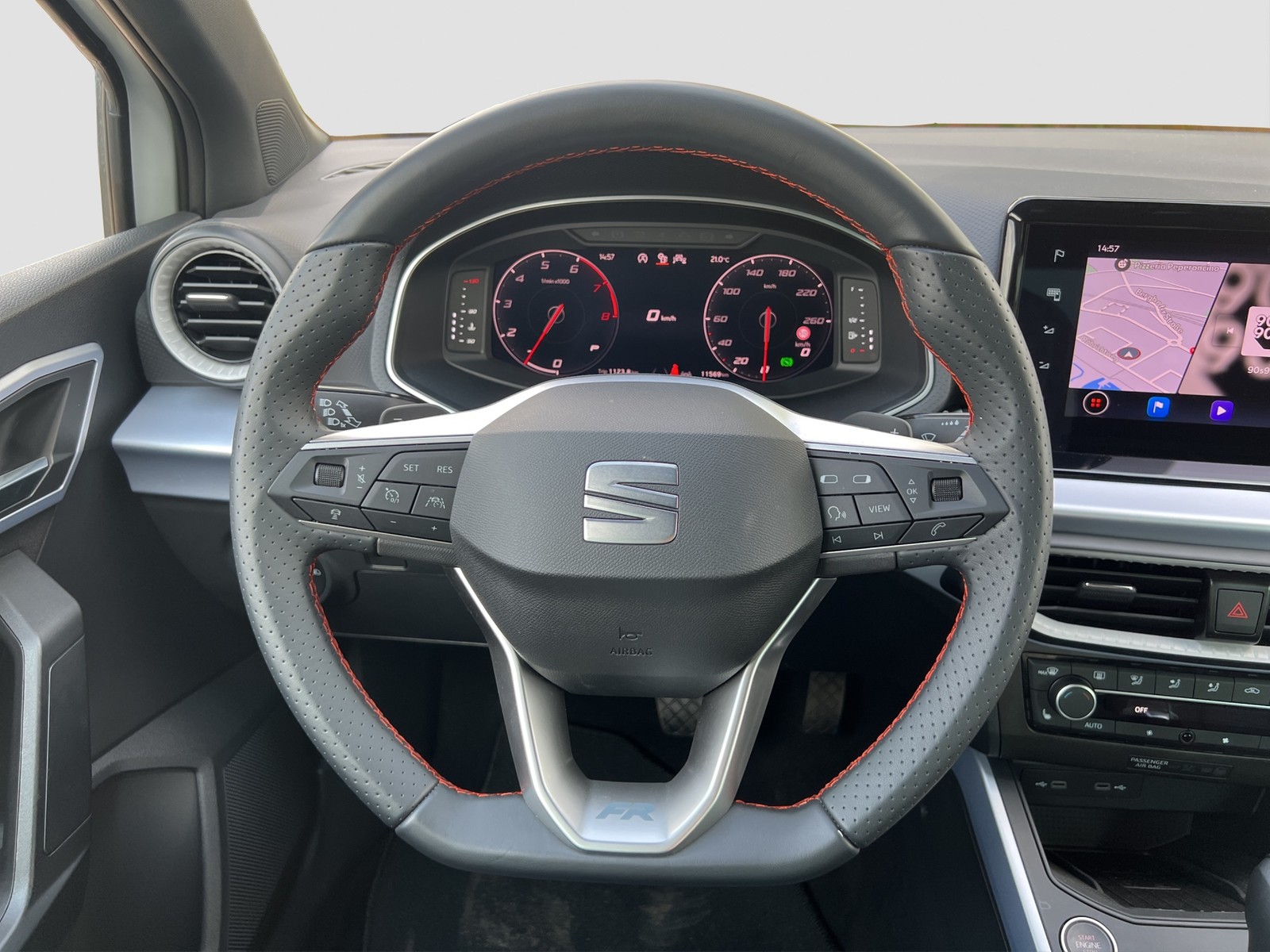 Seat Arona 1.0 FR CAM ACC NAVI LM17 CARPLAY SITZHEIZ.