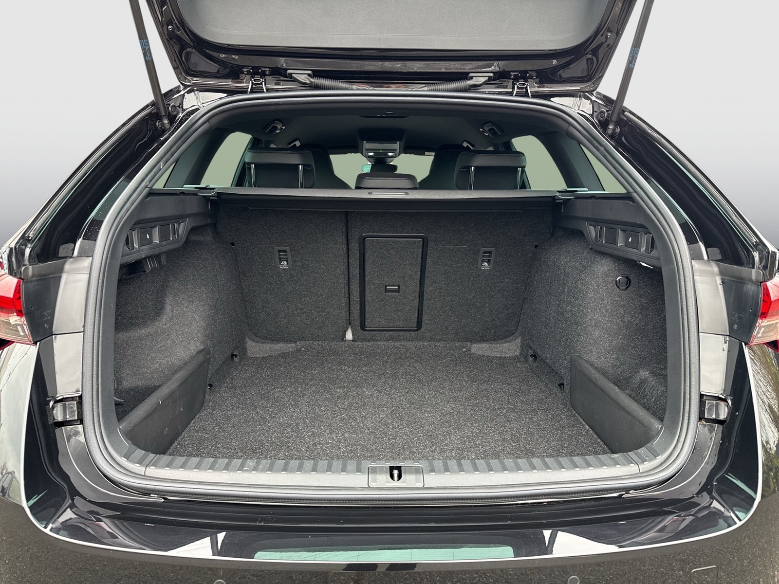 Skoda Octavia Combi 2.0TDI DSG Sportline ACC HuD NAV PDC RFK SHZ