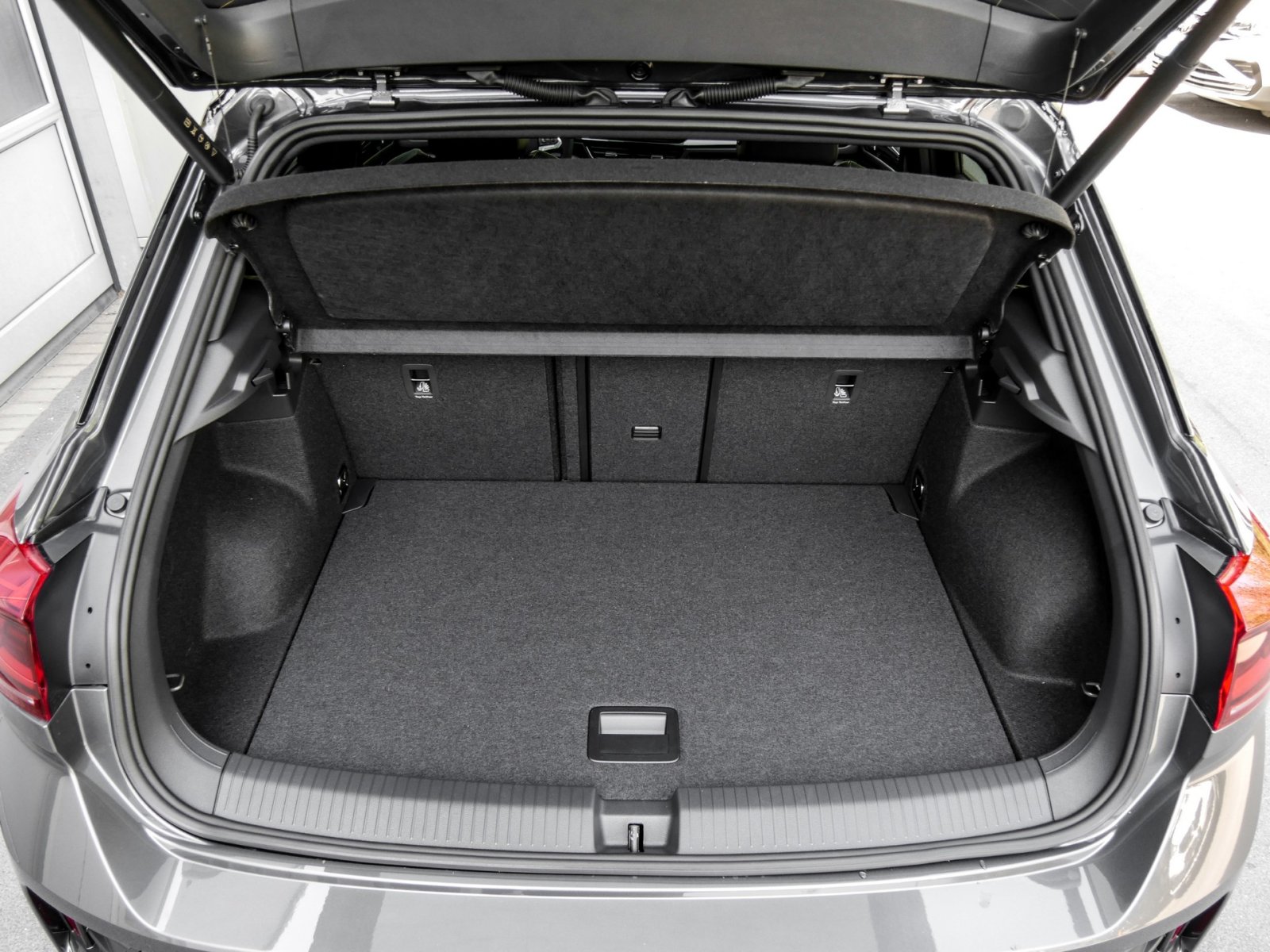 Volkswagen T-Roc 1.5 R-LINE DSG BLACKSTYLE eKLAPPE PANO CAM