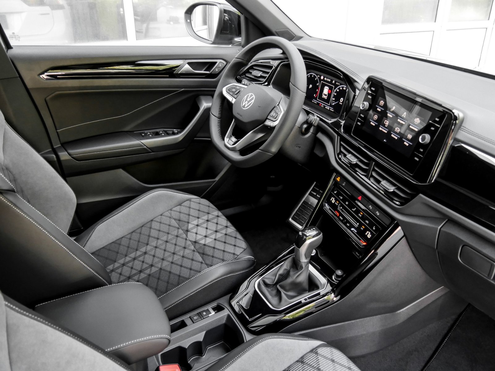 Volkswagen T-Roc 1.5 R-LINE DSG BLACKSTYLE eKLAPPE PANO CAM