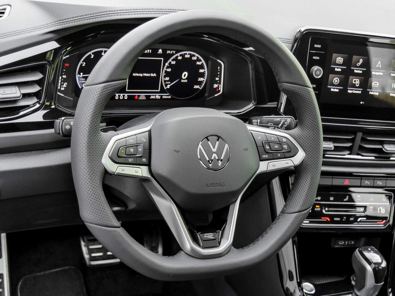 Volkswagen T-Roc 1.5 R-LINE DSG BLACKSTYLE eKLAPPE PANO CAM