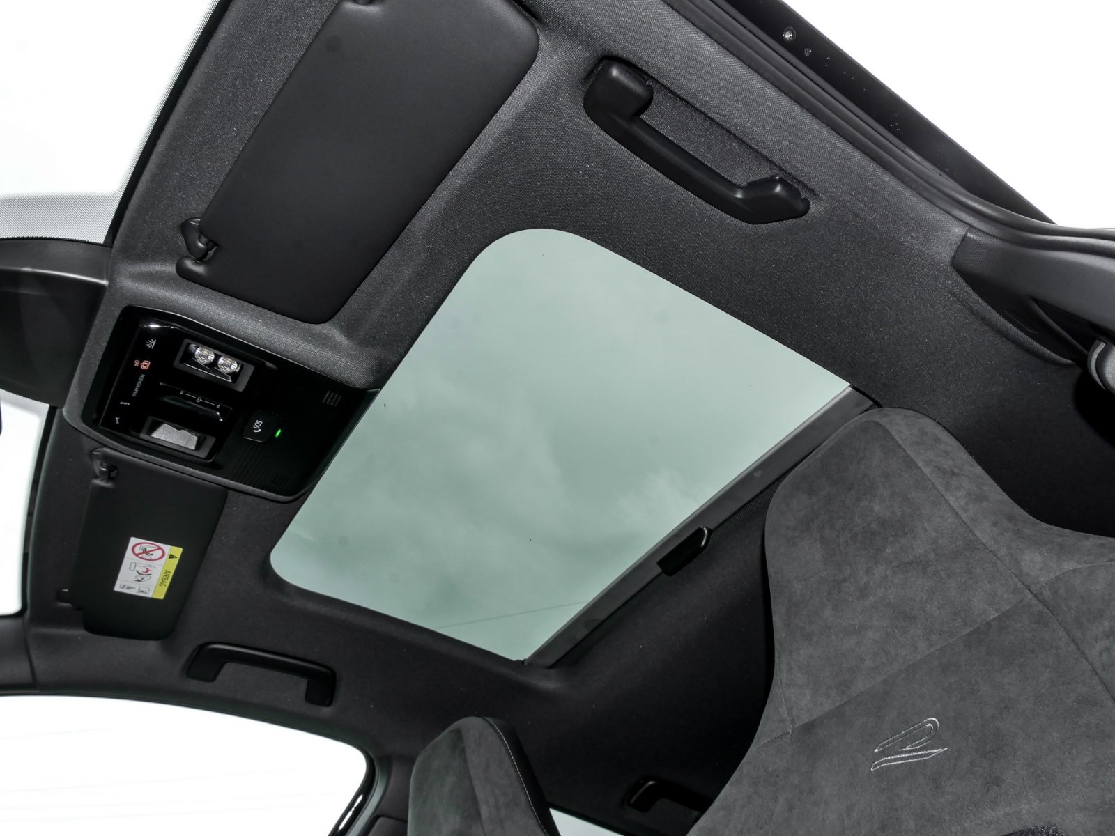 Volkswagen Golf 1.5 R-LINE DSG BLACKSTYLE PANO AHK MATRIX-LED