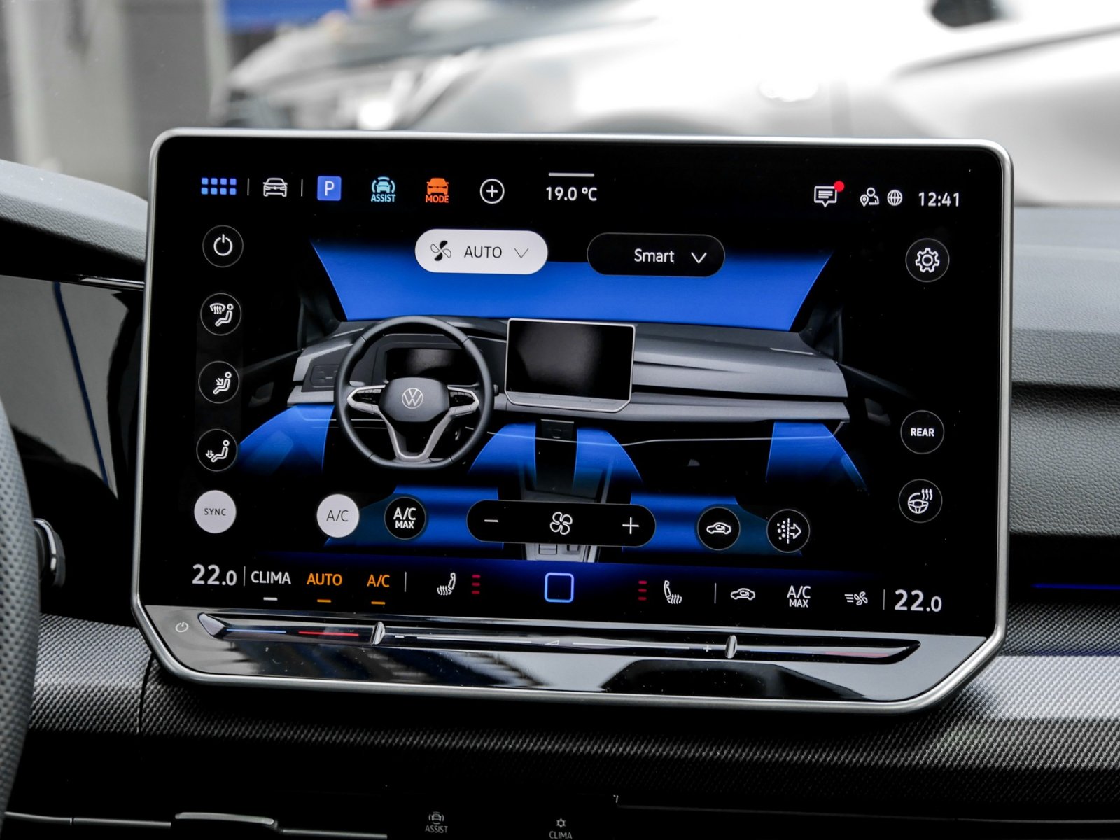 Volkswagen Golf 1.5 R-LINE DSG BLACKSTYLE PANO AHK MATRIX-LED