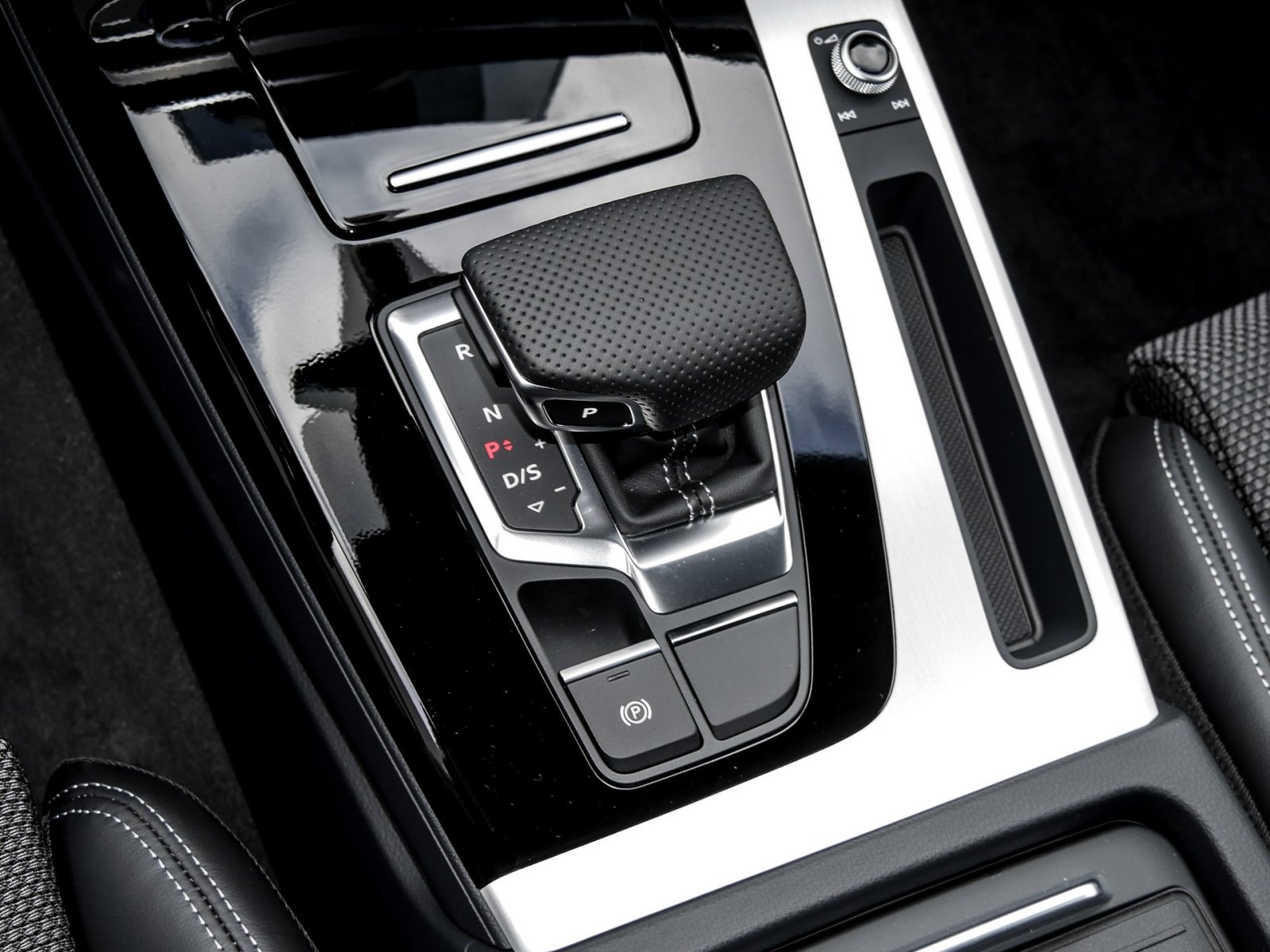 Audi Q5 55 quattro HYBRID S LINE CAM LM19 EKLAPPE NAVI+