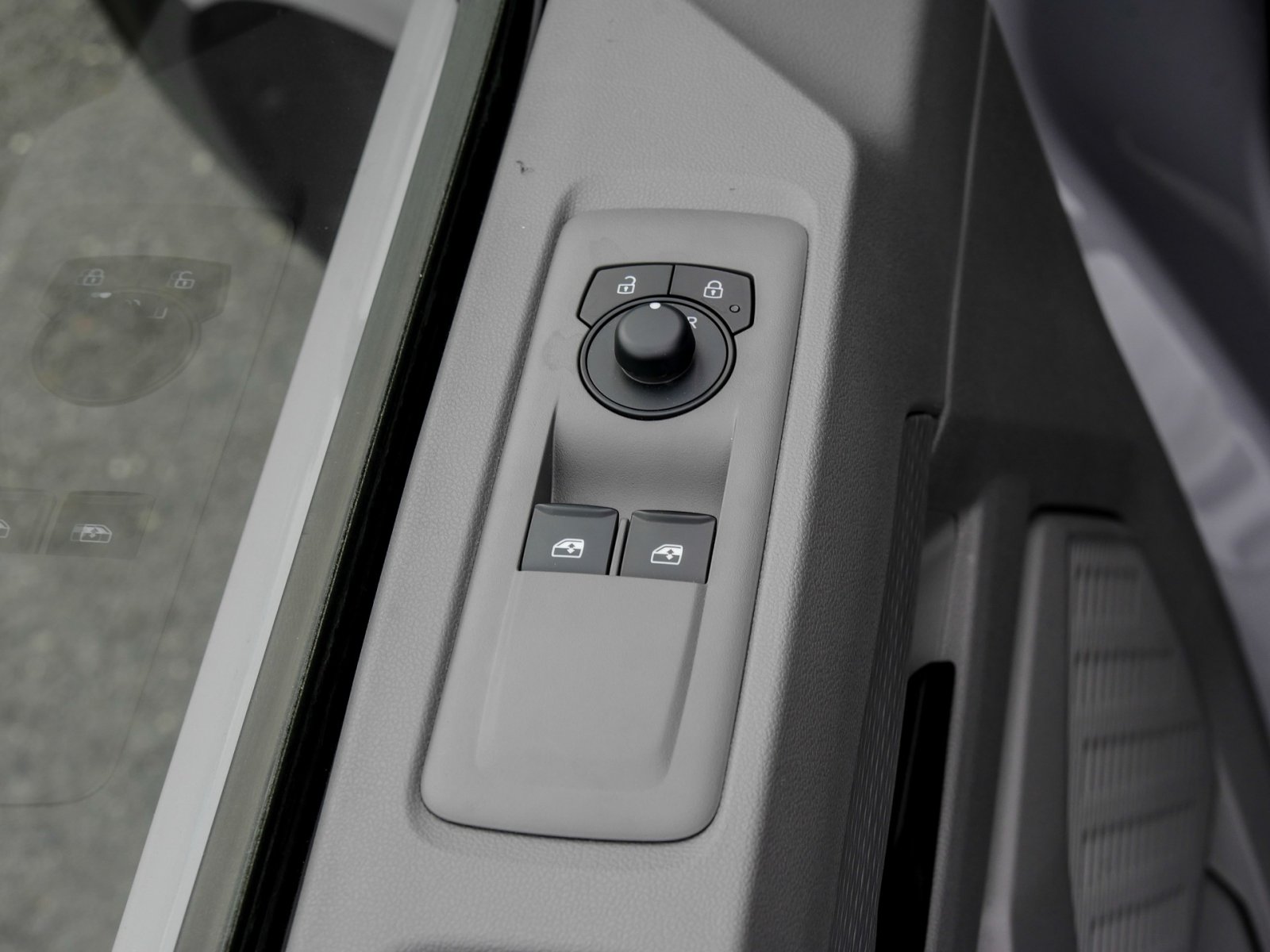 Volkswagen T7 Transporter e-Transporter Kasten AnhängerPaket Holzboden