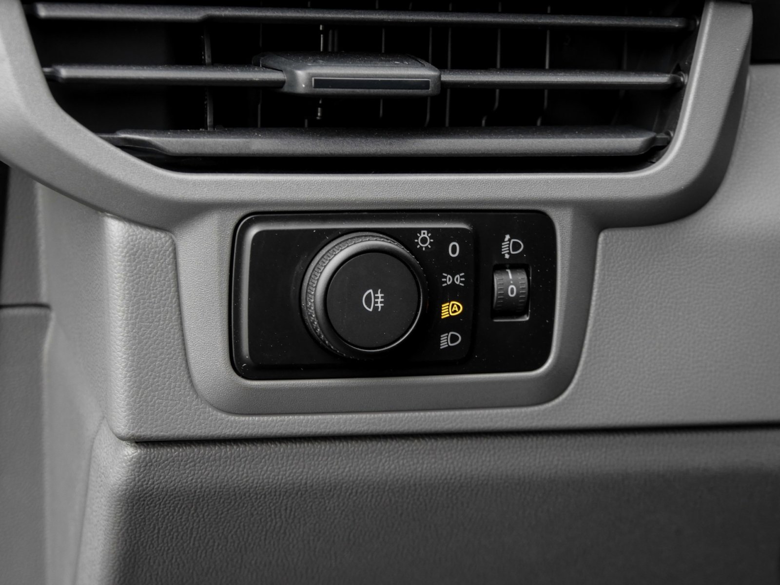 Volkswagen T7 Transporter e-Transporter Kasten AnhängerPaket Holzboden