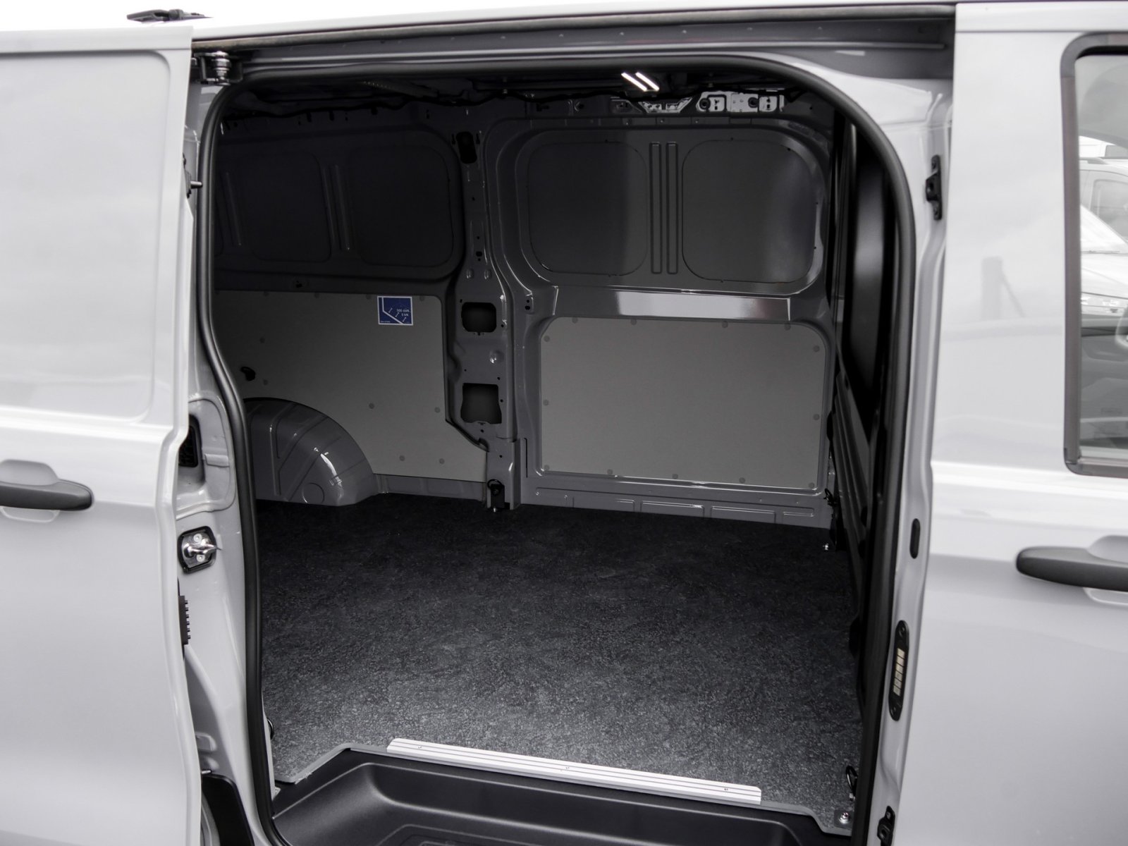 Volkswagen T7 Transporter e-Transporter Kasten AnhängerPaket Holzboden