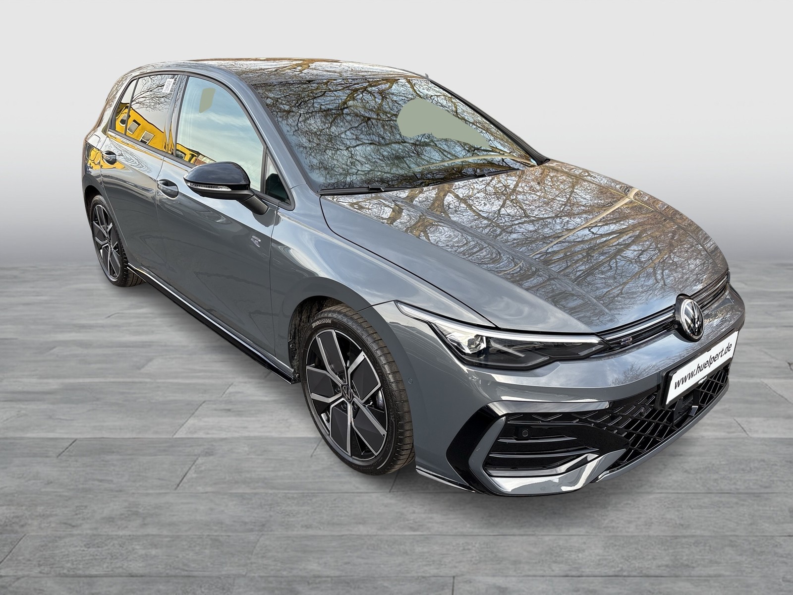 Volkswagen Golf 1.5 R-LINE DSG BLACKSTYLE 360CAM MATRIXLED LM18