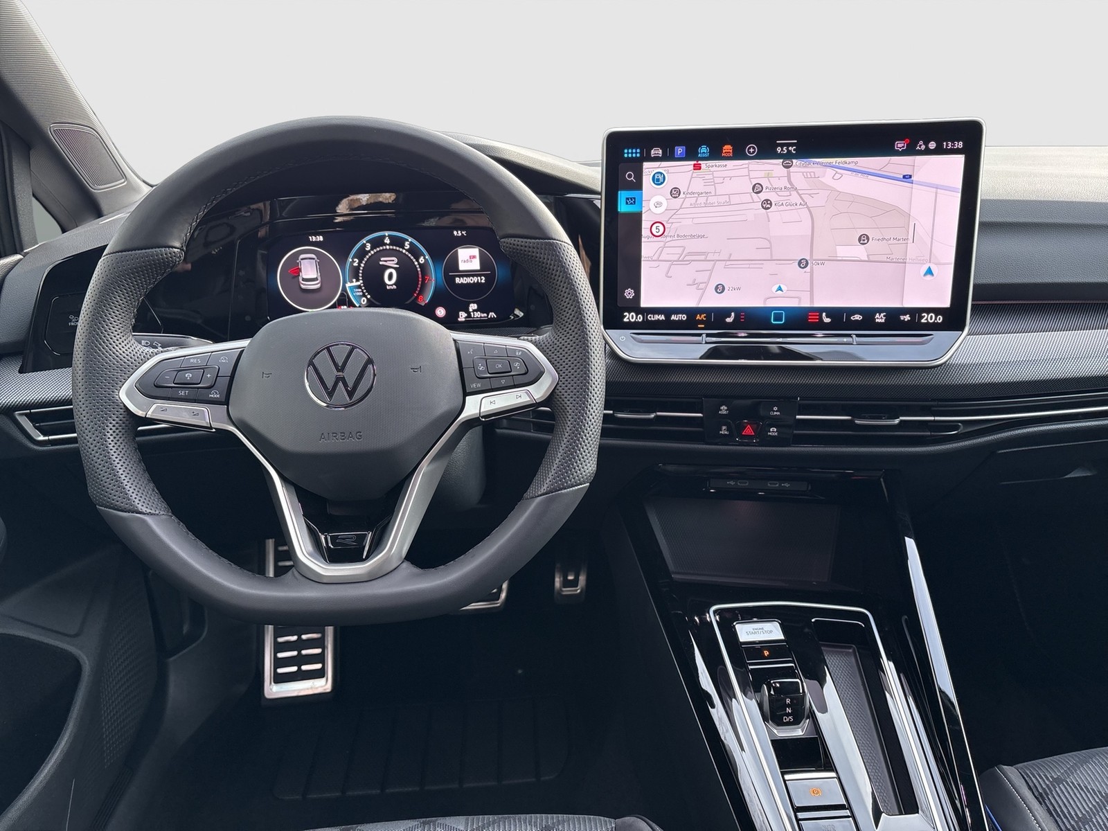 Volkswagen Golf 1.5 R-LINE DSG BLACKSTYLE 360CAM MATRIXLED LM18