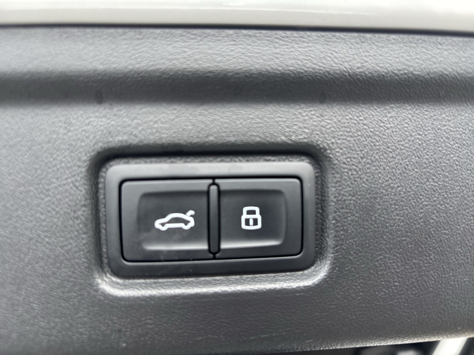 Audi A6 e-tron Avant quattro S LINE PANO B&O AHK LM21