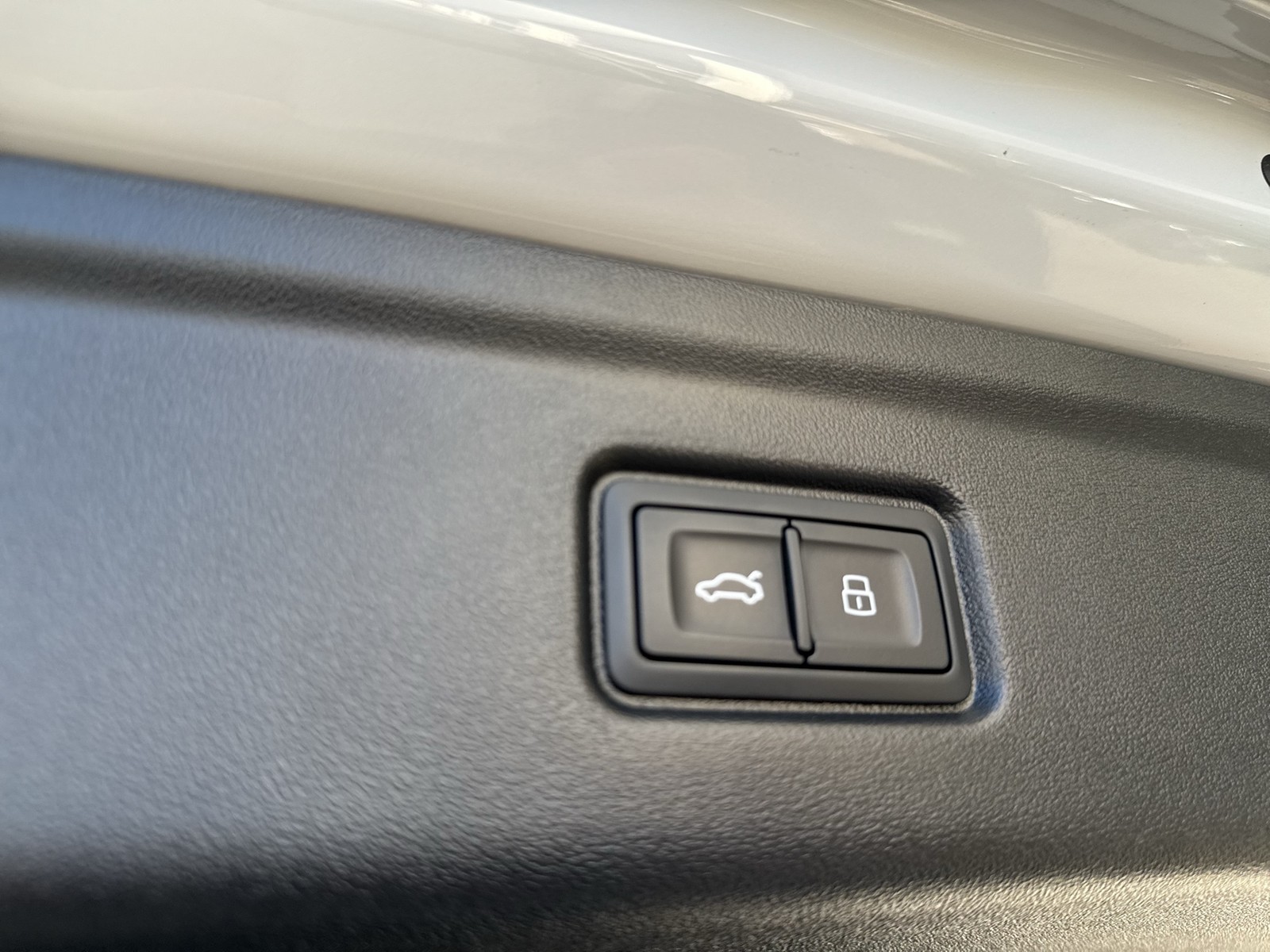 Audi A6 e-tron Avant quattro S LINE TECHPRO PANO 21"