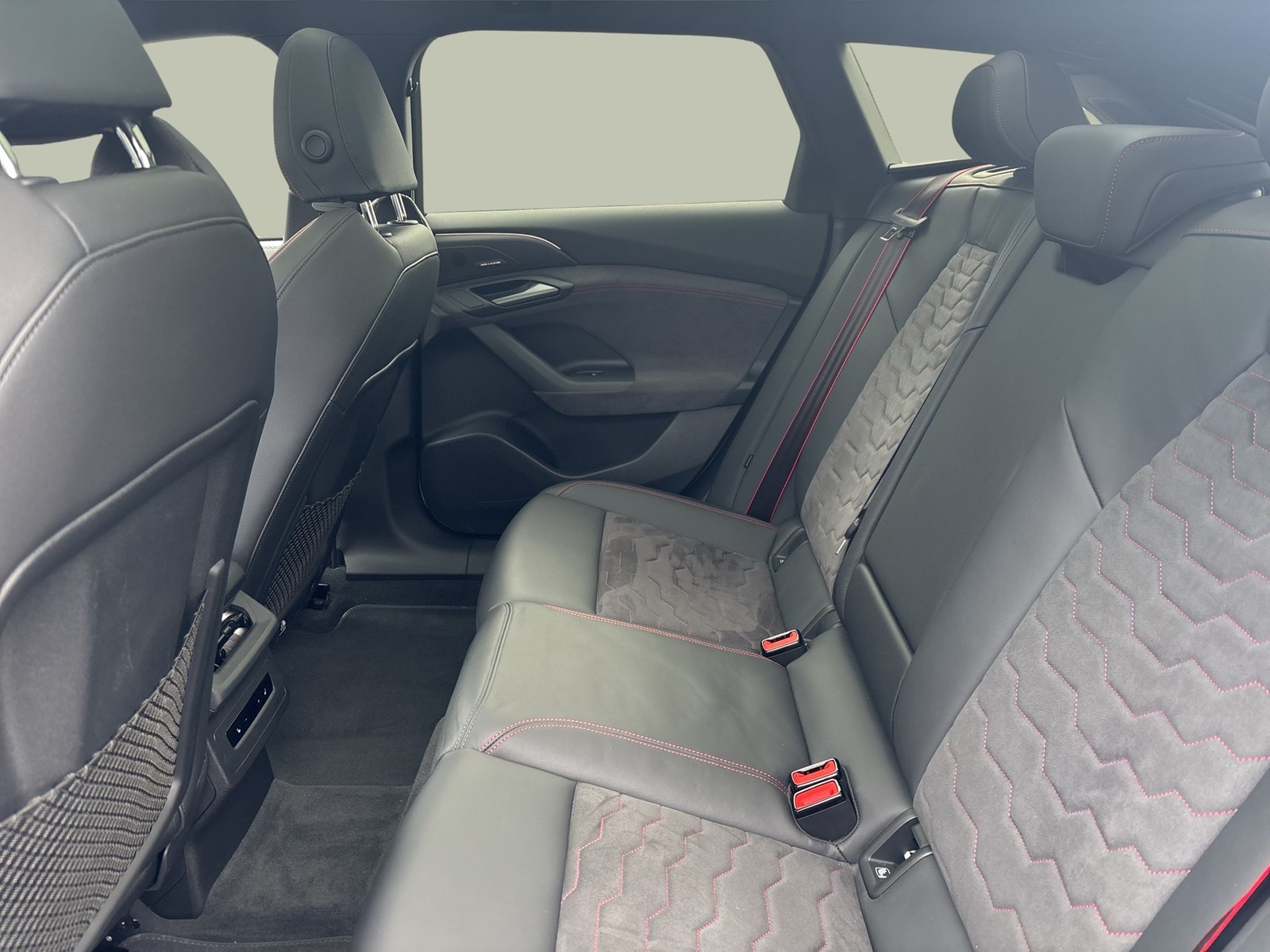 Audi A6 e-tron Avant quattro S LINE PANO B&O AHK LM21