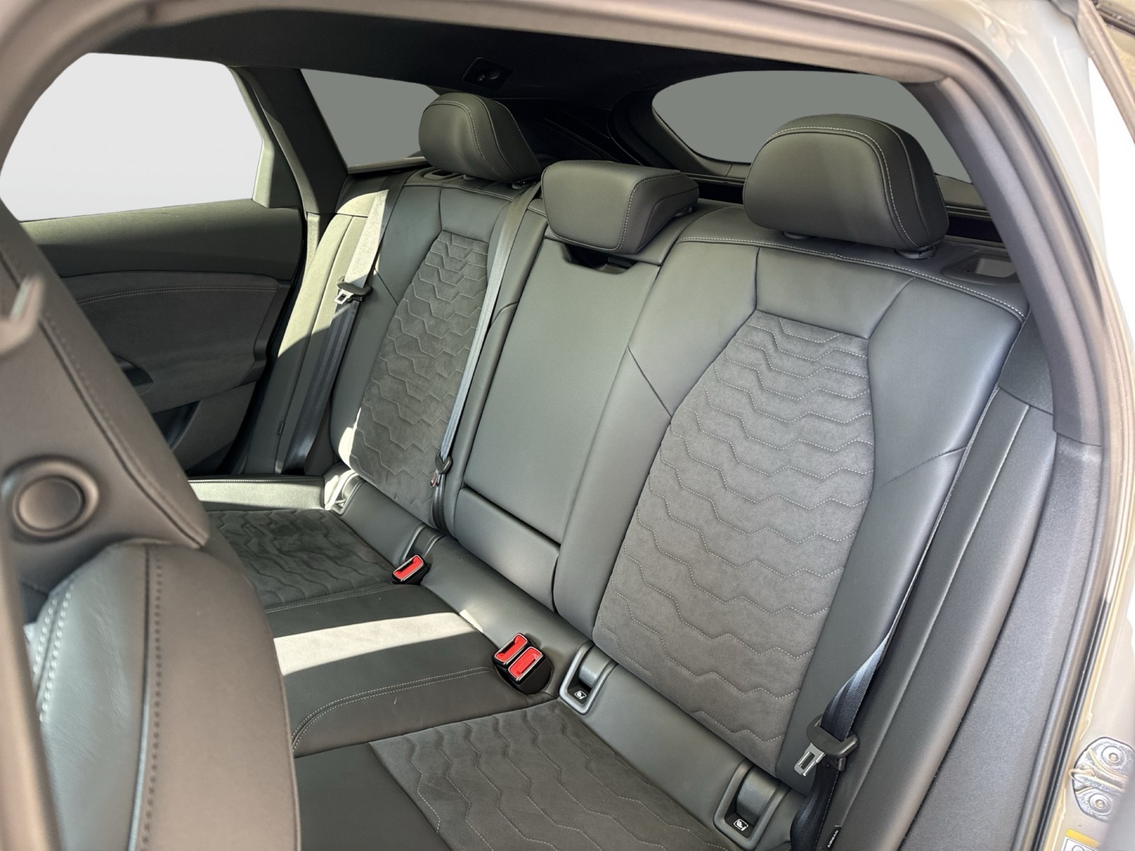 Audi A6 e-tron Avant quattro S LINE TECHPRO PANO 21"