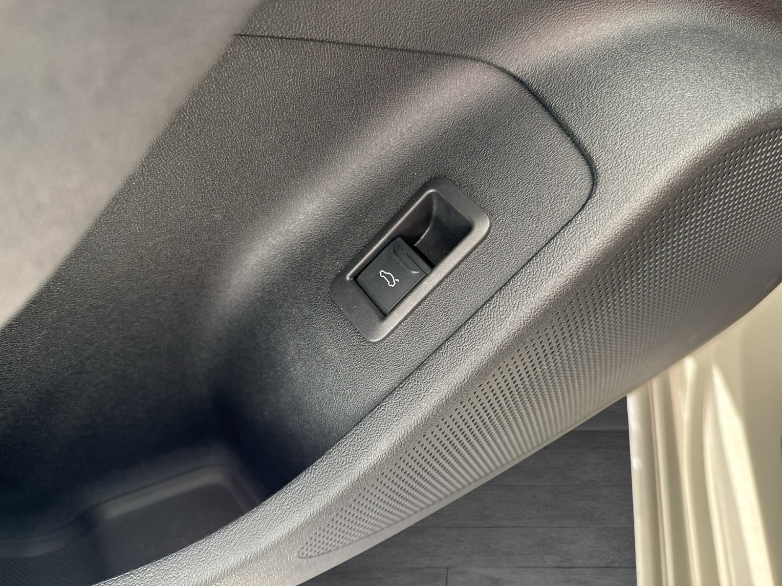 Audi A6 e-tron Avant quattro S LINE TECHPRO PANO 21"