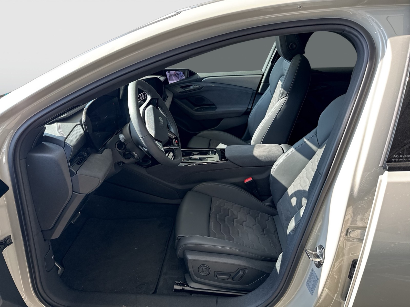 Audi A6 e-tron Avant quattro S LINE TECHPRO PANO 21"