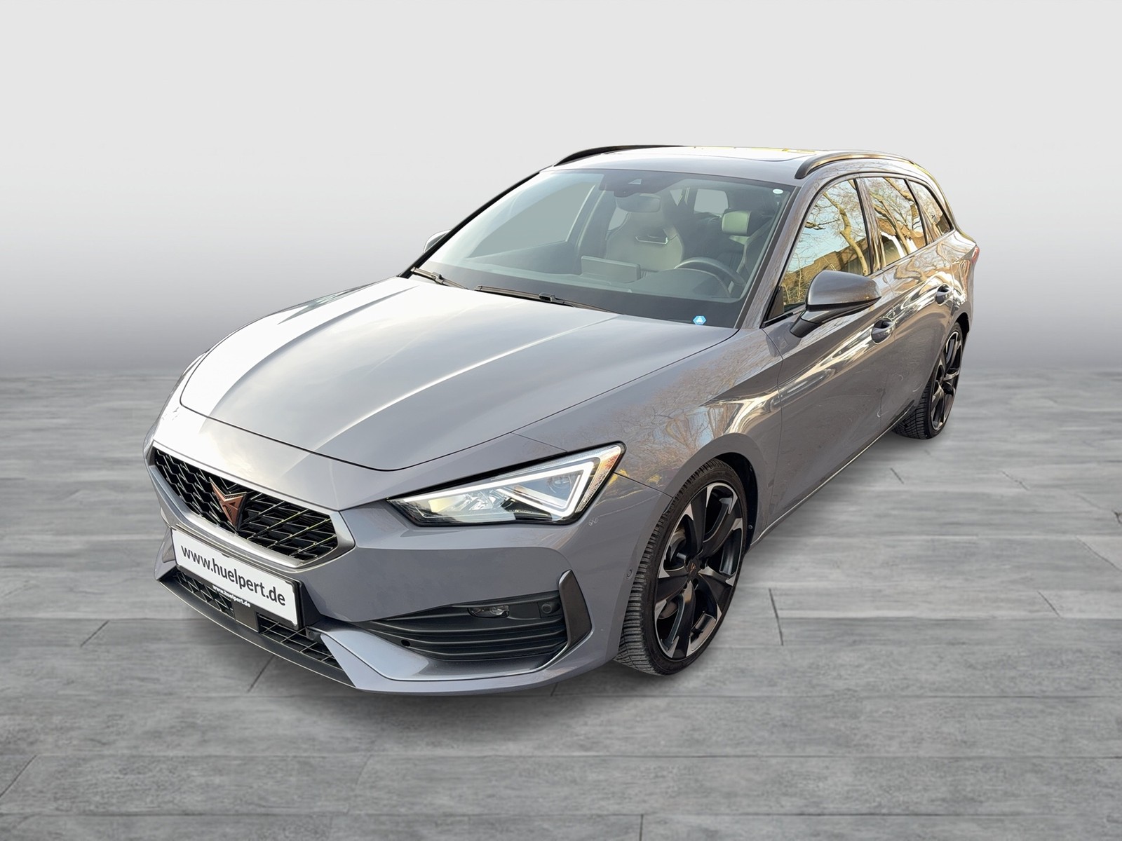 Cupra Leon ST 2.0 VZ 4X4 LEDER PANO AHK CAM ACC LM19