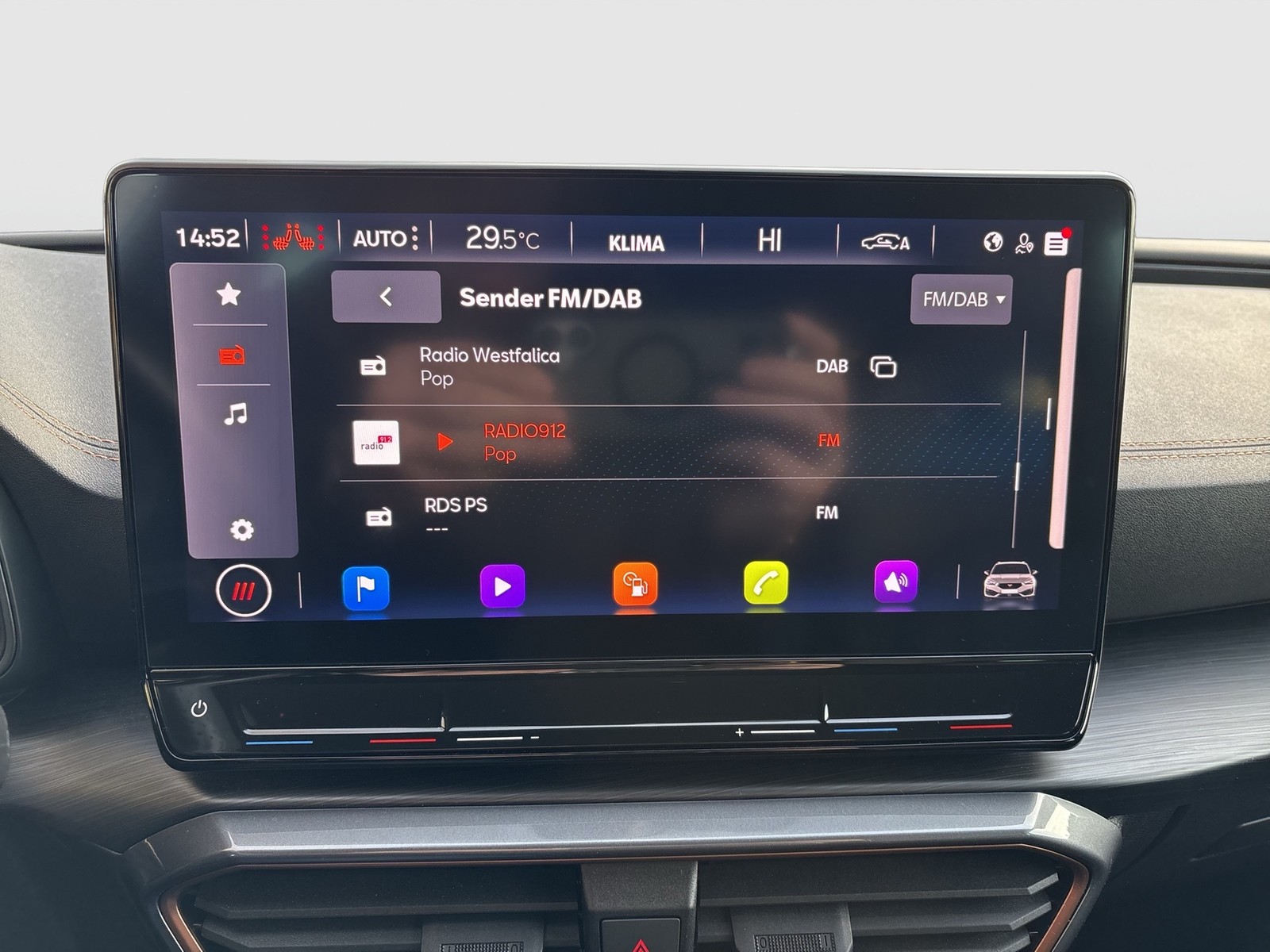 Cupra Leon ST 2.0 VZ 4X4 LEDER PANO AHK CAM ACC LM19