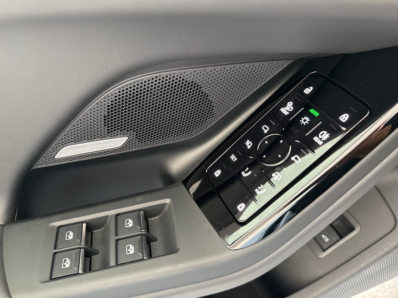 Audi A6 e-tron Avant quattro S LINE TECHPRO PANO 21"