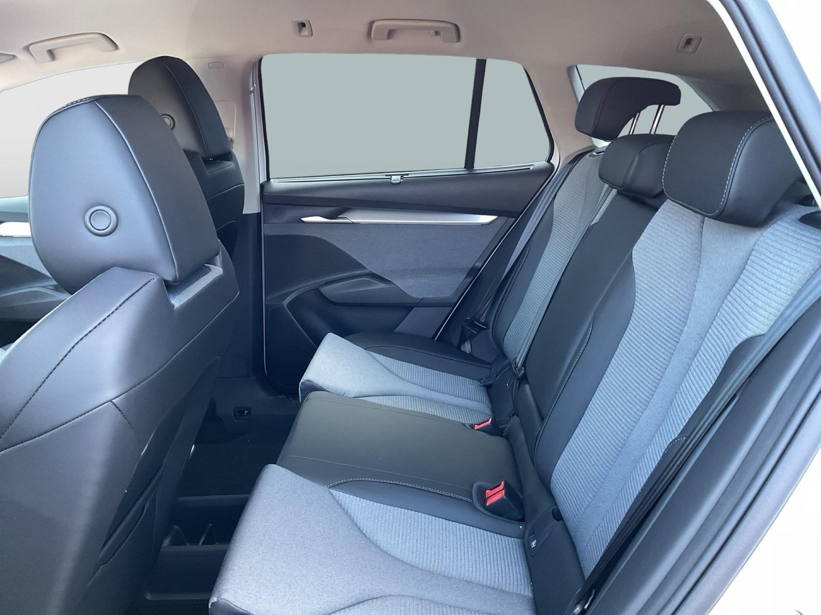 Skoda Enyaq 85 LOFT WÄRMEPUMPE CANTON AHK 360°CAM LM20