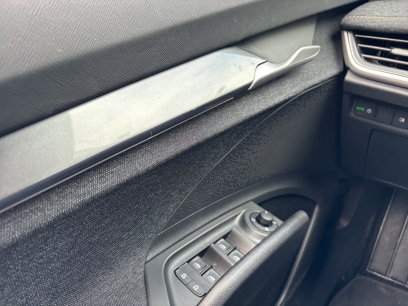Skoda Elroq 85 LOFT WÄRMEPUMPE AHK CAM ACC LM19 NAVI