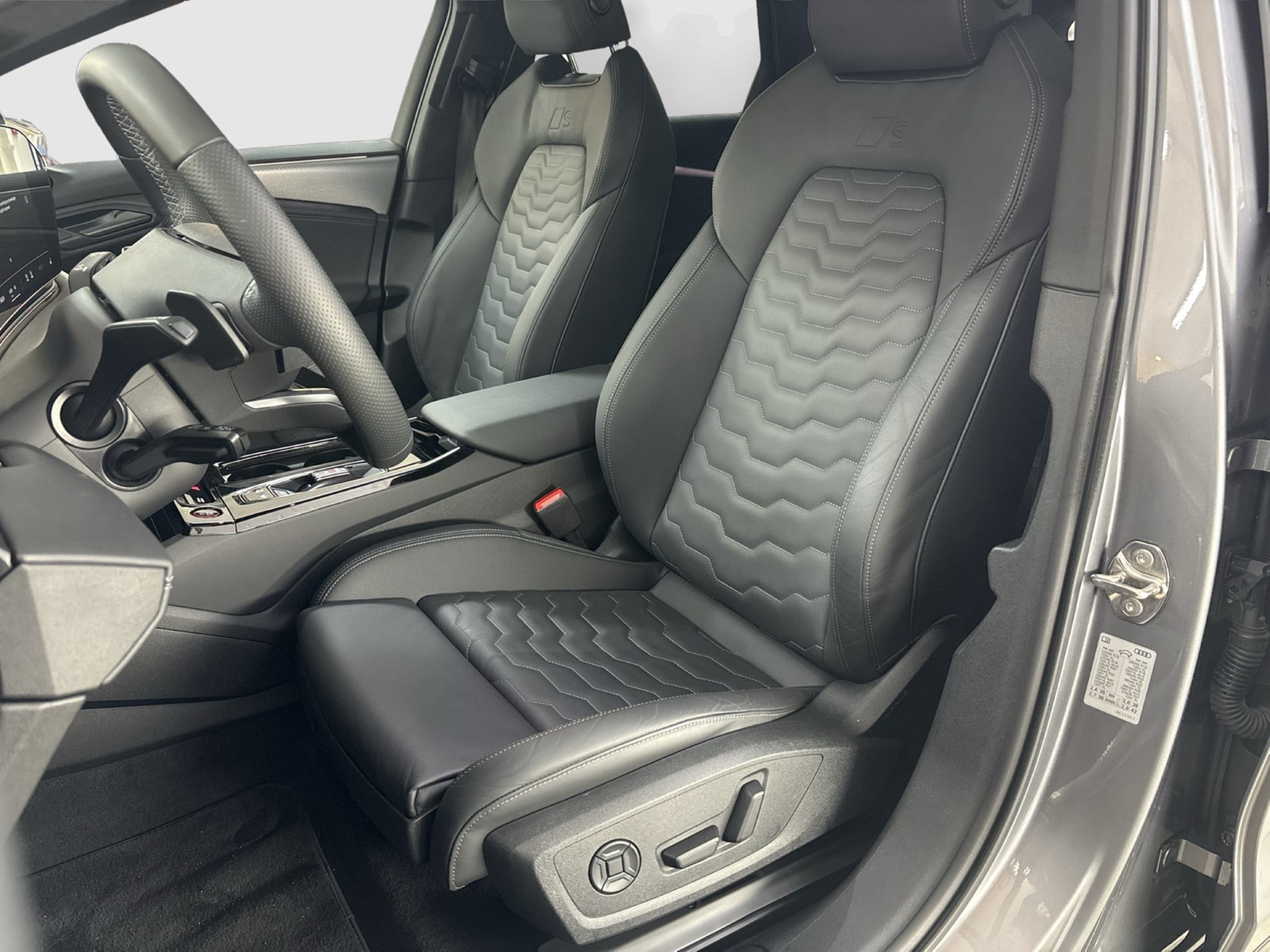 Audi A6 e-tron Avant S LINE TECHPRO PANO ACC CAM 20"