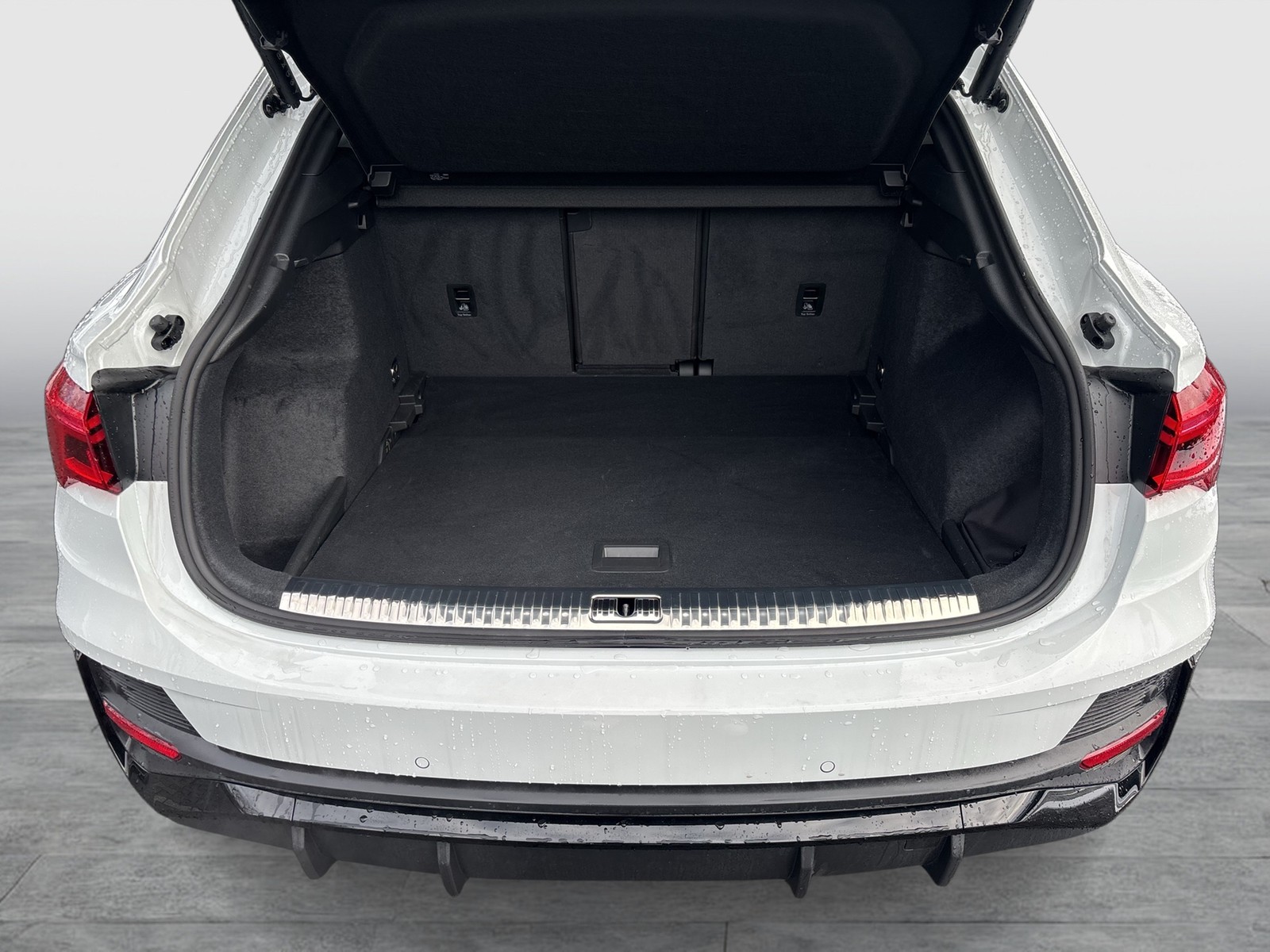 Audi Q3 Sportback 35 S LINE AHK ACC LM19 EKLAPPE NAVI+