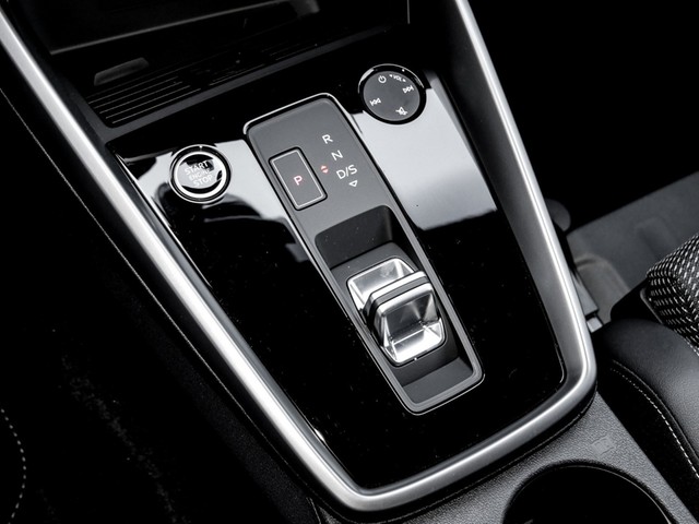 Audi A3 Sportback 35 S LINE BLACKPAK B&O ALU19 NAVI+
