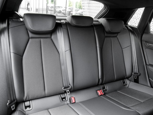 Audi A3 Sportback 35 S LINE BLACKPAK B&O ALU19 NAVI+
