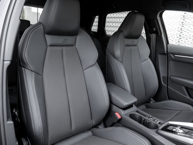 Audi A3 Sportback 35 S LINE BLACKPAK B&O ALU19 NAVI+