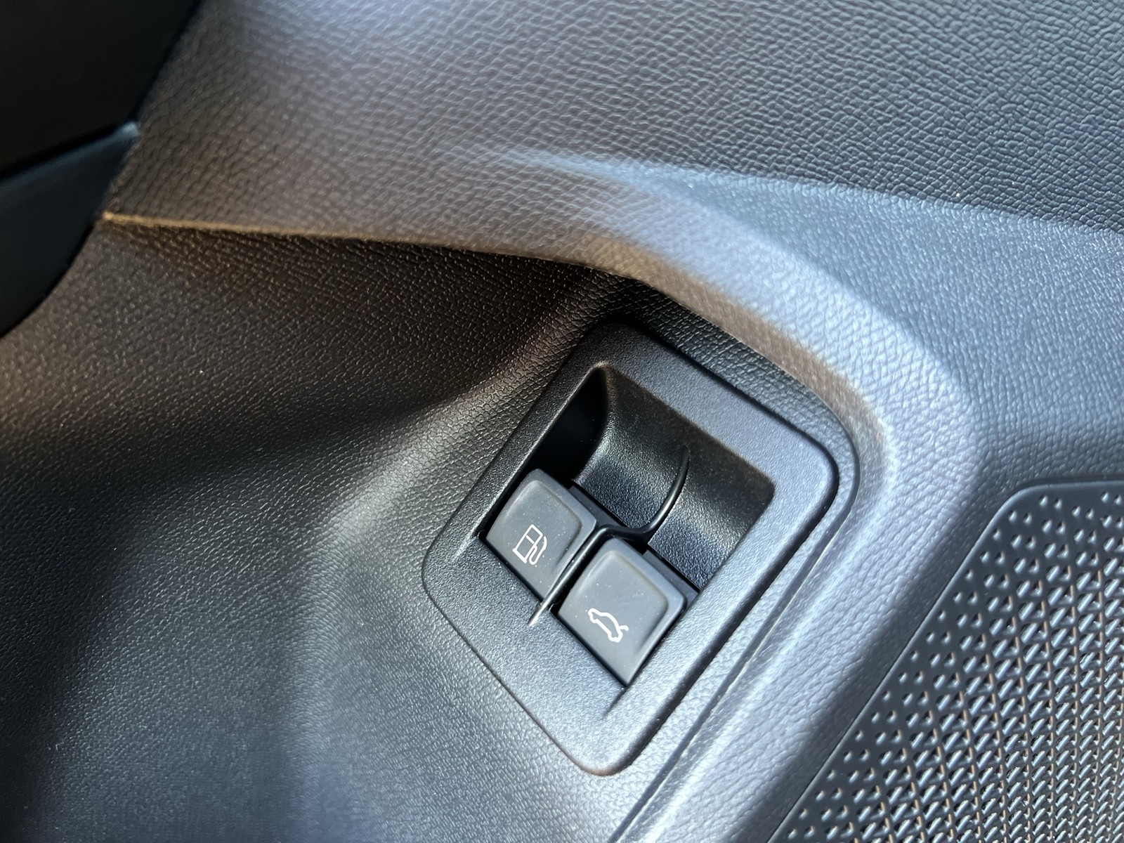 Cupra Formentor 1.5 HYBRID VZ NEUES MODELL SENNHEISER CAM LM19