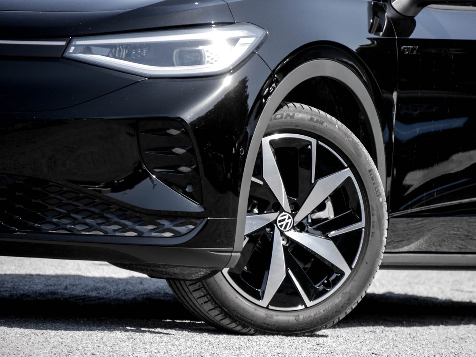 Volkswagen ID.5 GTX 4X4 WÄRMEPUMPE PANO ACC LM20 NAVI