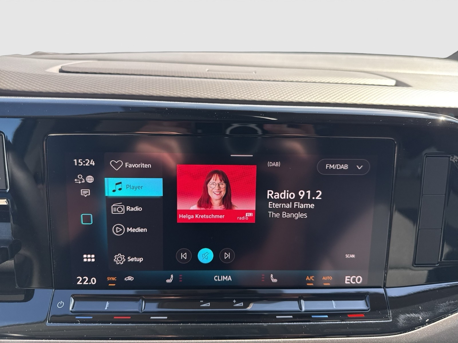 Volkswagen T7 Multivan HYBRID Kurz 4x4 Navi Pano Matrix AHK