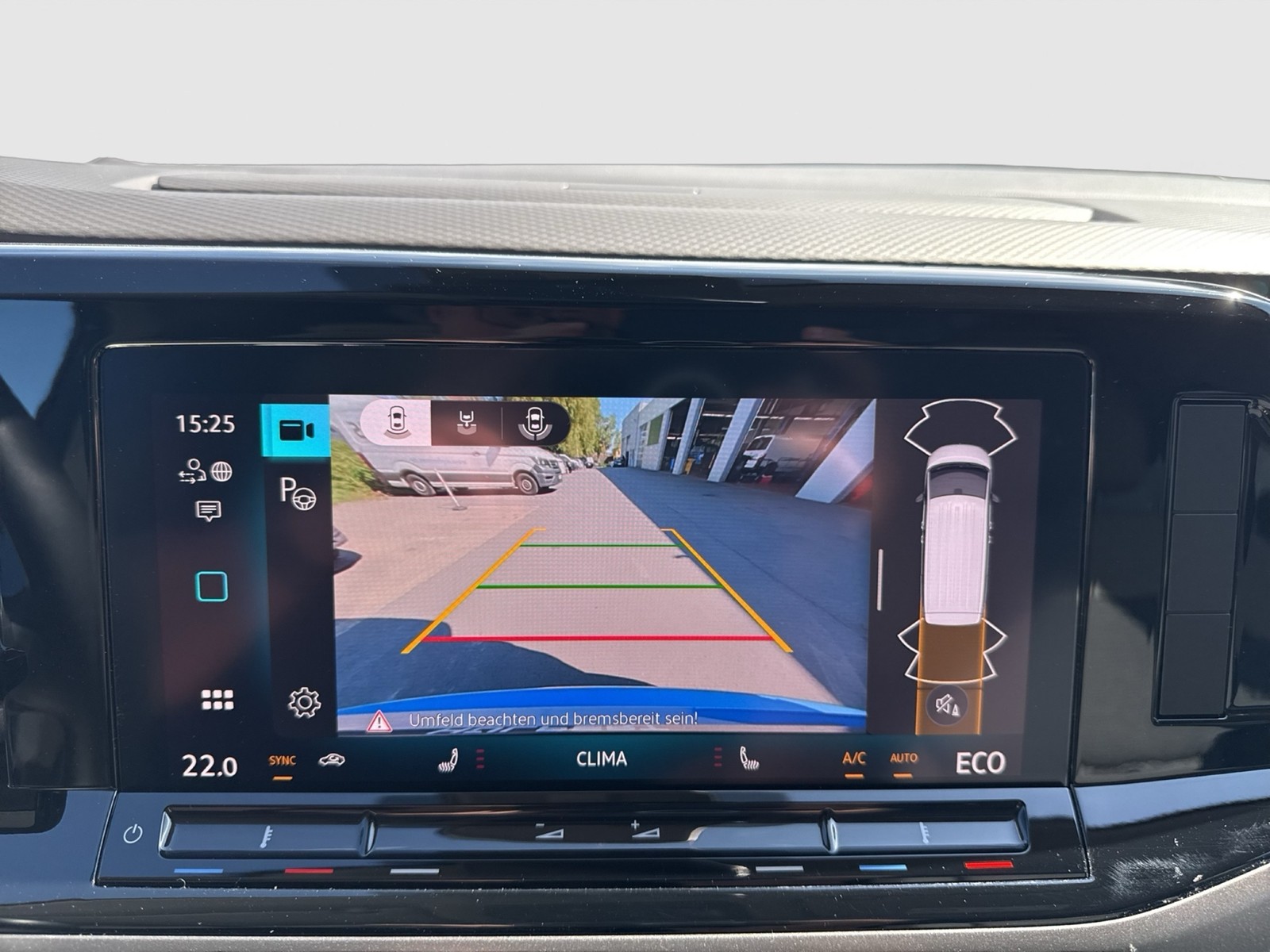 Volkswagen T7 Multivan HYBRID Kurz 4x4 Navi Pano Matrix AHK