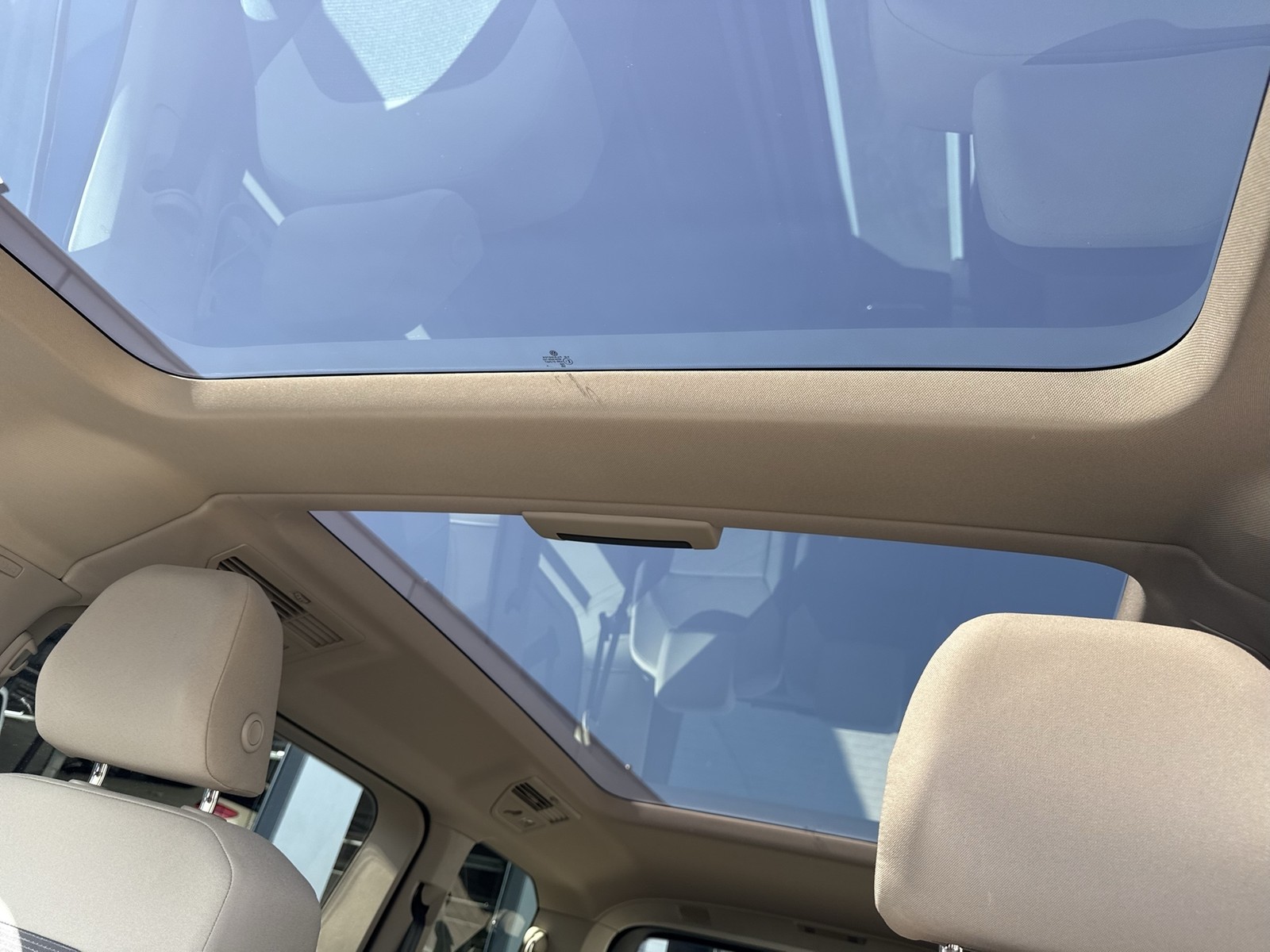 Volkswagen T7 Multivan HYBRID Kurz 4x4 Navi Pano Matrix AHK
