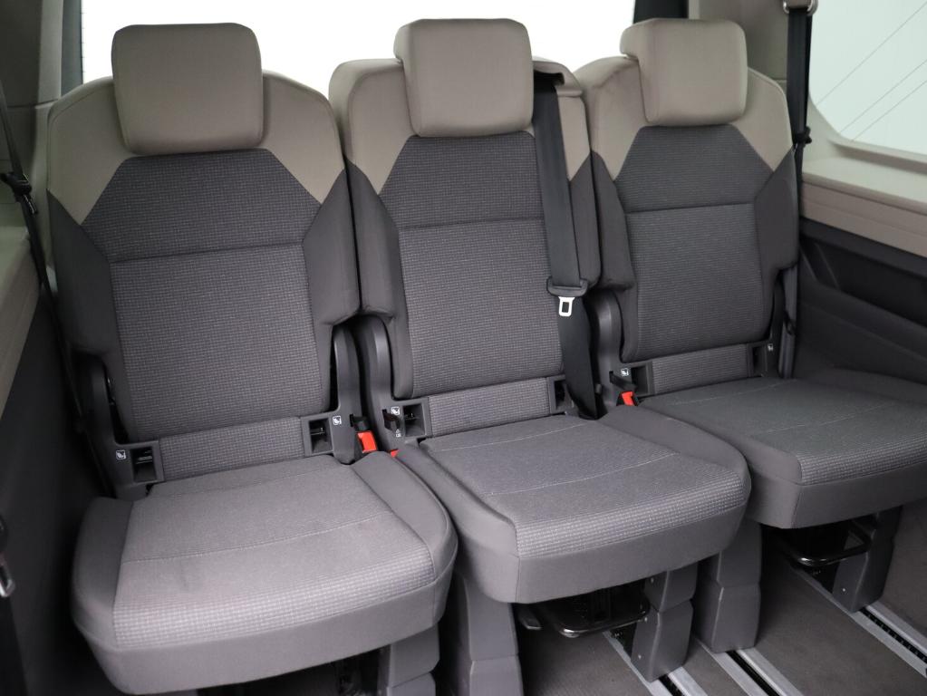 Volkswagen T7 Multivan eHybrid KÜ 4x4 Navi Pano Matrix AHK