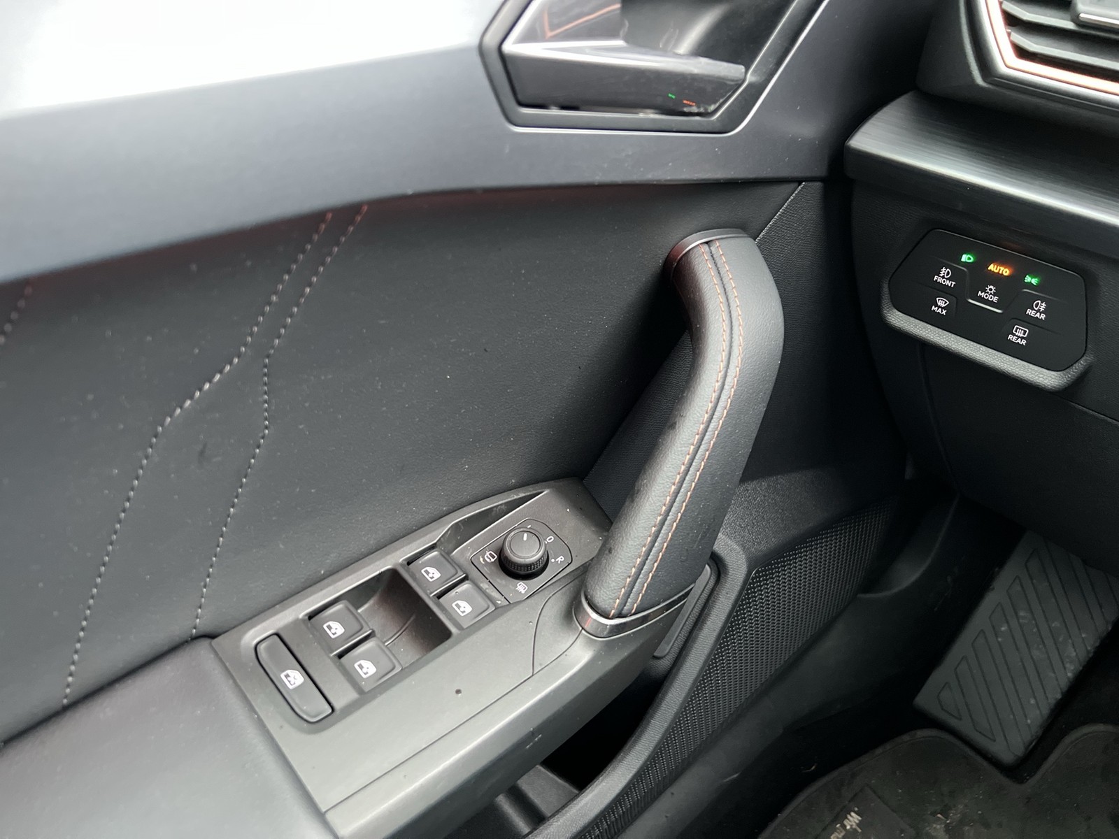 Cupra Formentor 1.5 LM18 E-KLAPPE EINPARKHILFE LED DAB