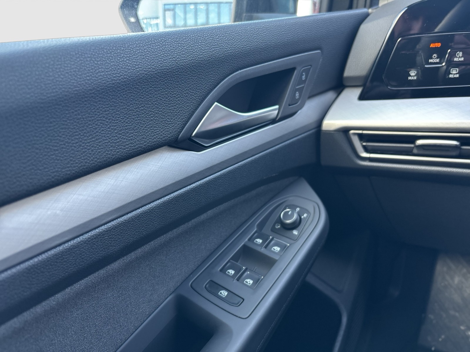 Volkswagen Golf VIII 1.5 LIFE FACELIFT AHK ACC NAVI CARPLAY