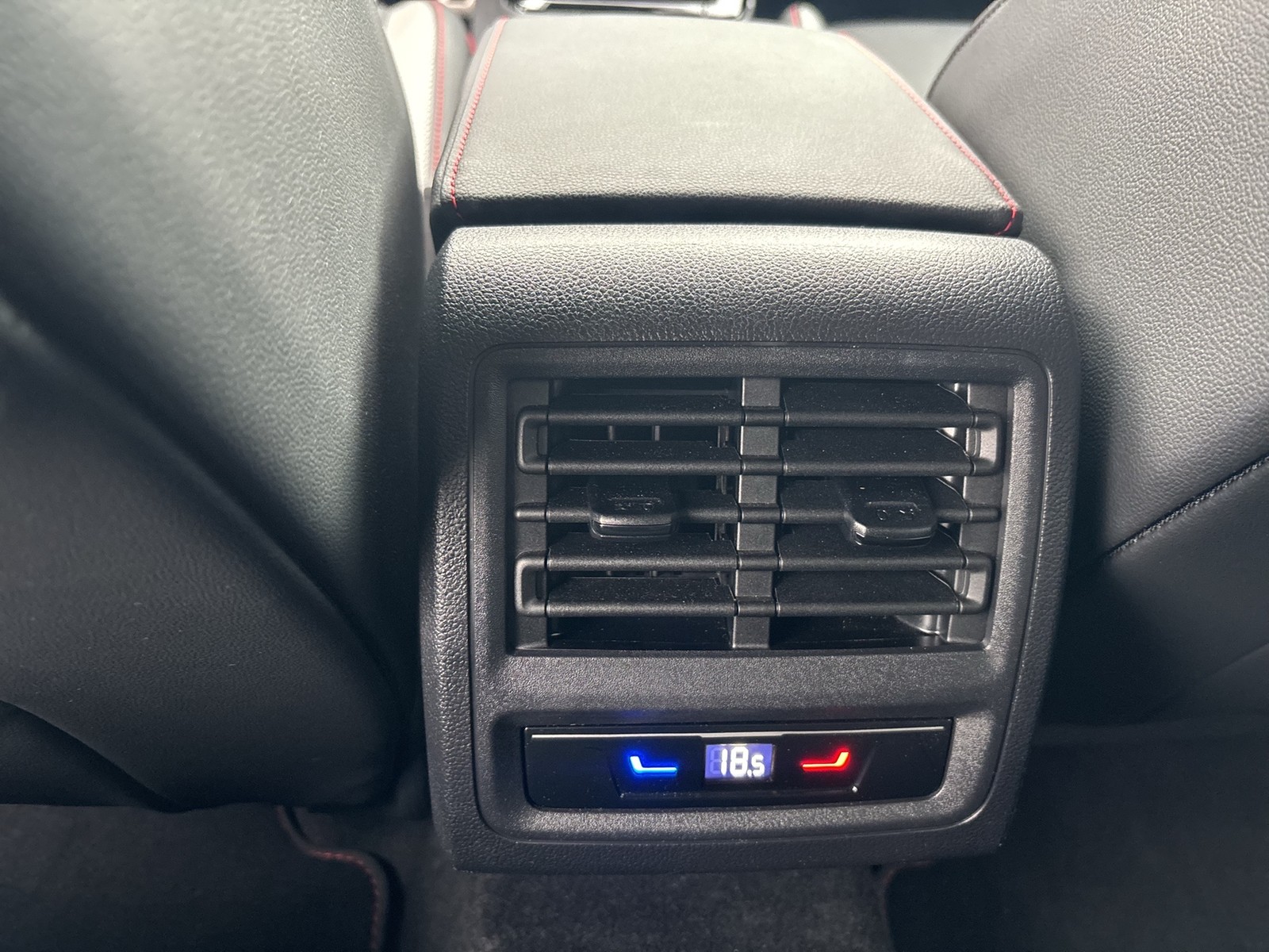 Volkswagen Golf VIII 2.0 GTI LEDER ALU19" MATRIX H.KARDON