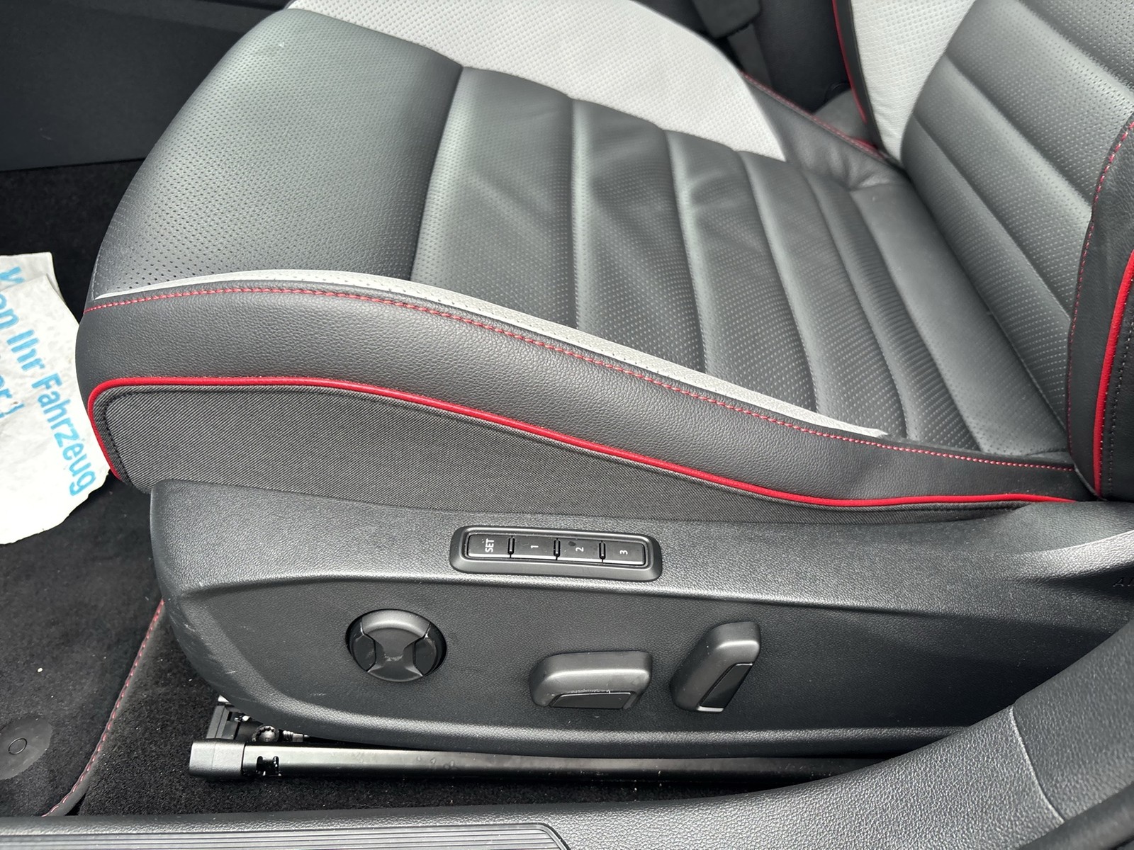 Volkswagen Golf VIII 2.0 GTI LEDER ALU19" MATRIX H.KARDON