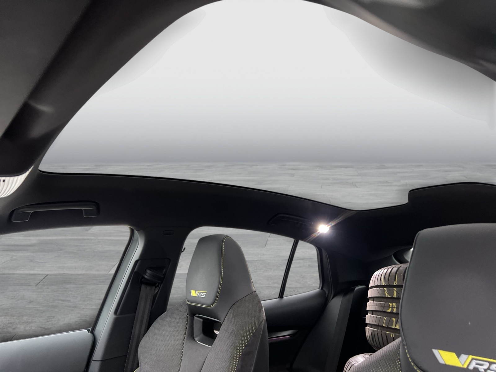 Skoda Enyaq Coupé RS 4X4 WÄRMEPUMPE PANO ALU21 KAMERA