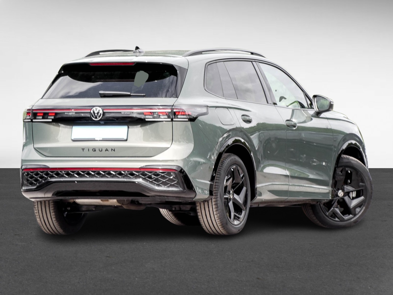 Volkswagen Tiguan 2.0 R-LINE BLACK STYLE PANO KAMERA AHK