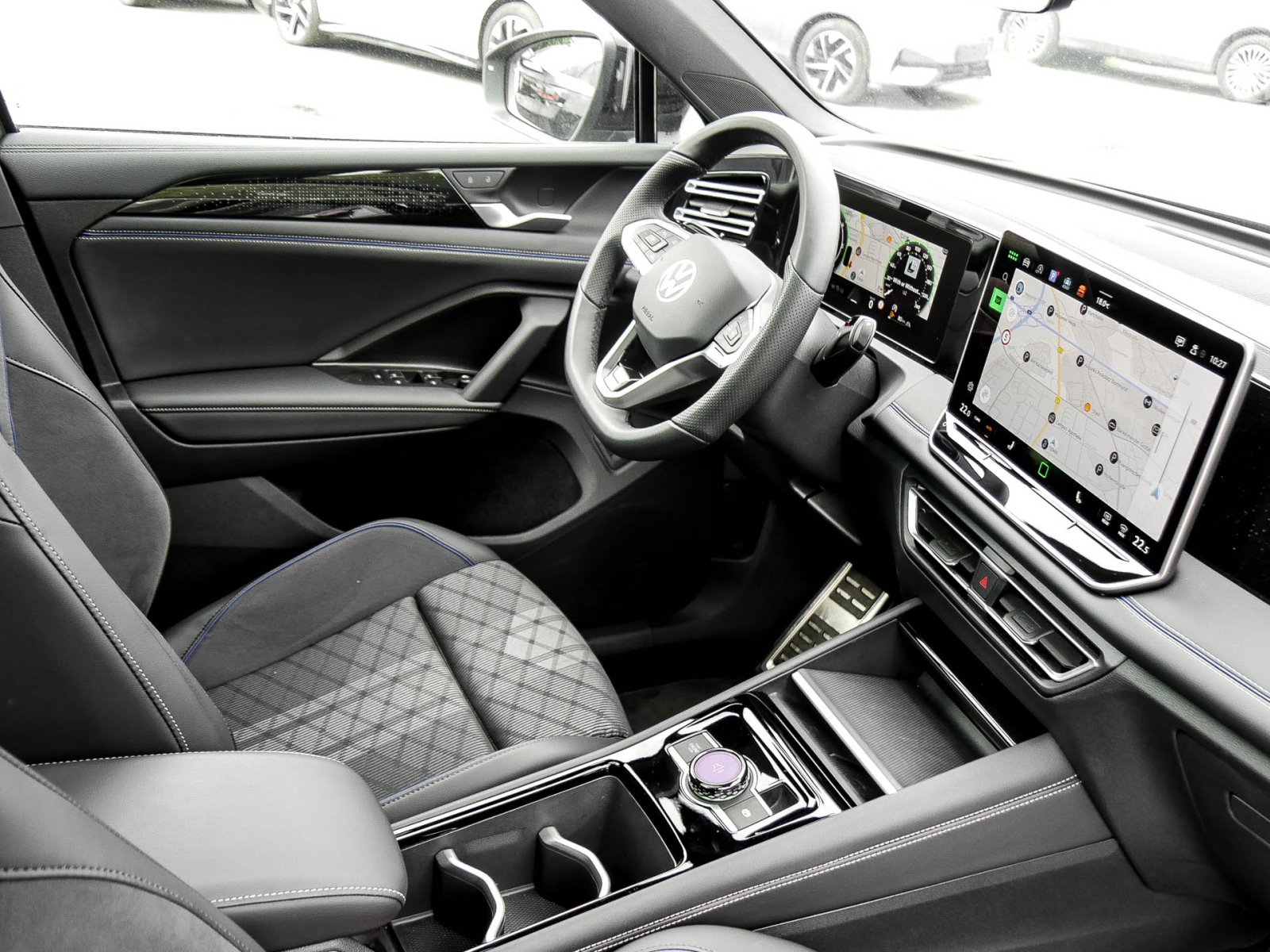 Volkswagen Tiguan 2.0 R-LINE BLACK STYLE PANO KAMERA AHK