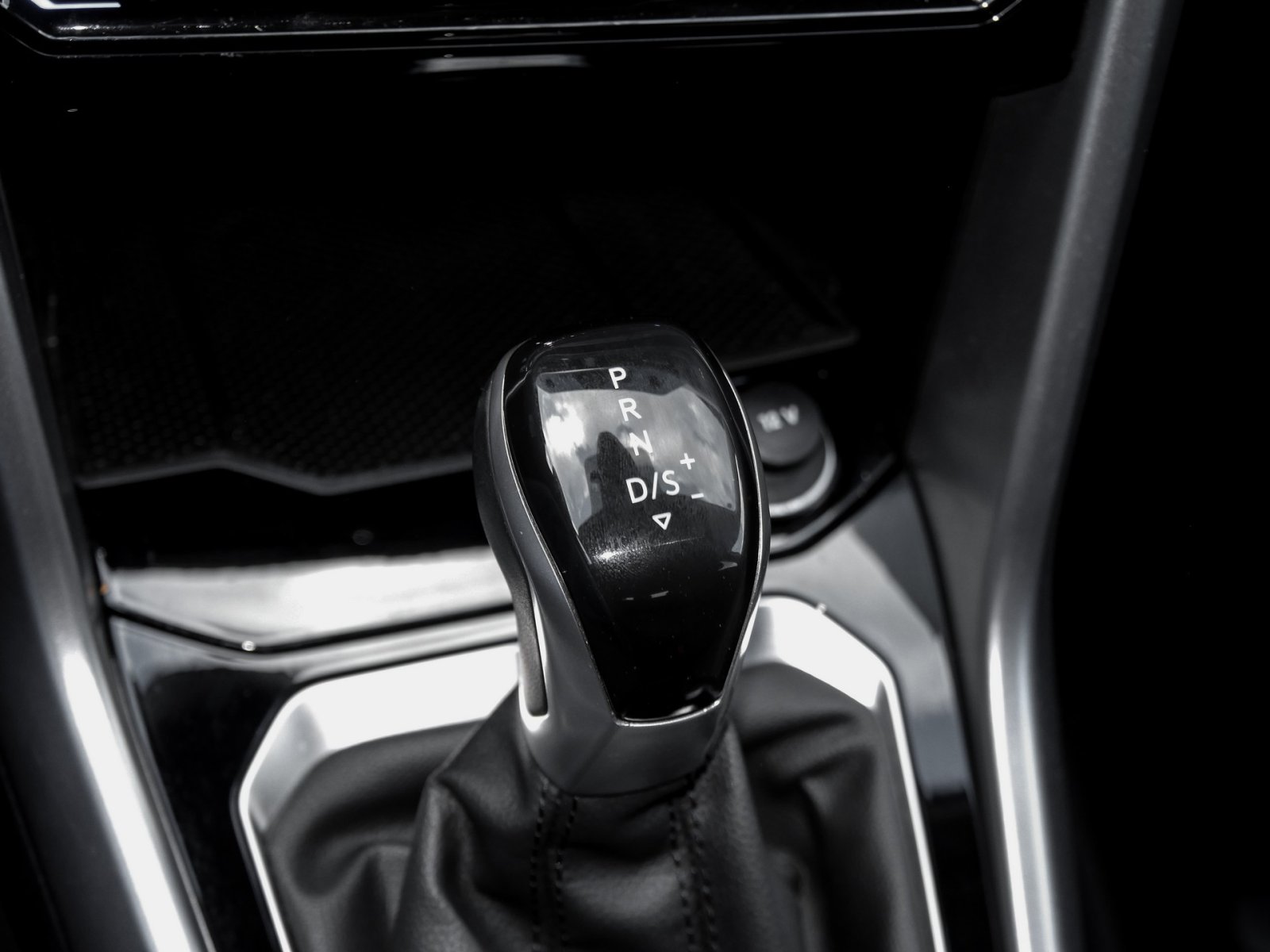 Volkswagen T-Roc 1.5 LIFE NAVI ALU SITZHEIZUNG LED DAB+