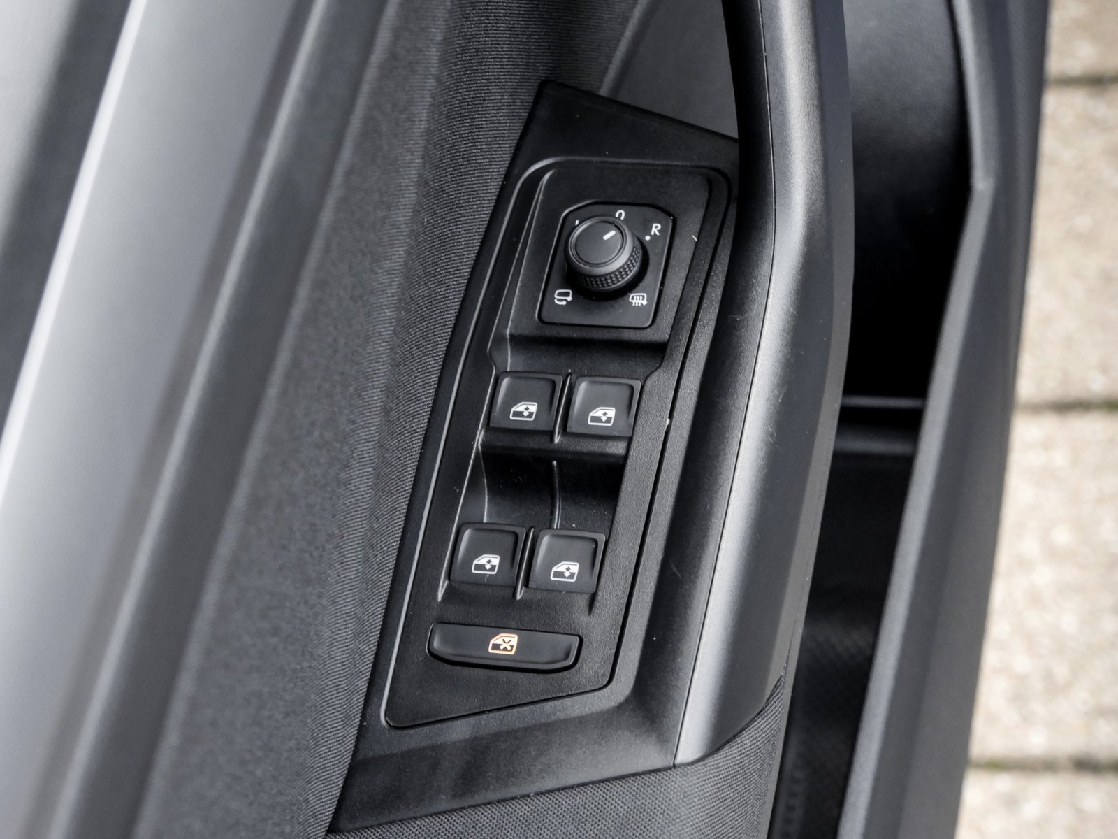 Volkswagen T-Roc 1.5 LIFE NAVI ALU SITZHEIZUNG LED DAB+