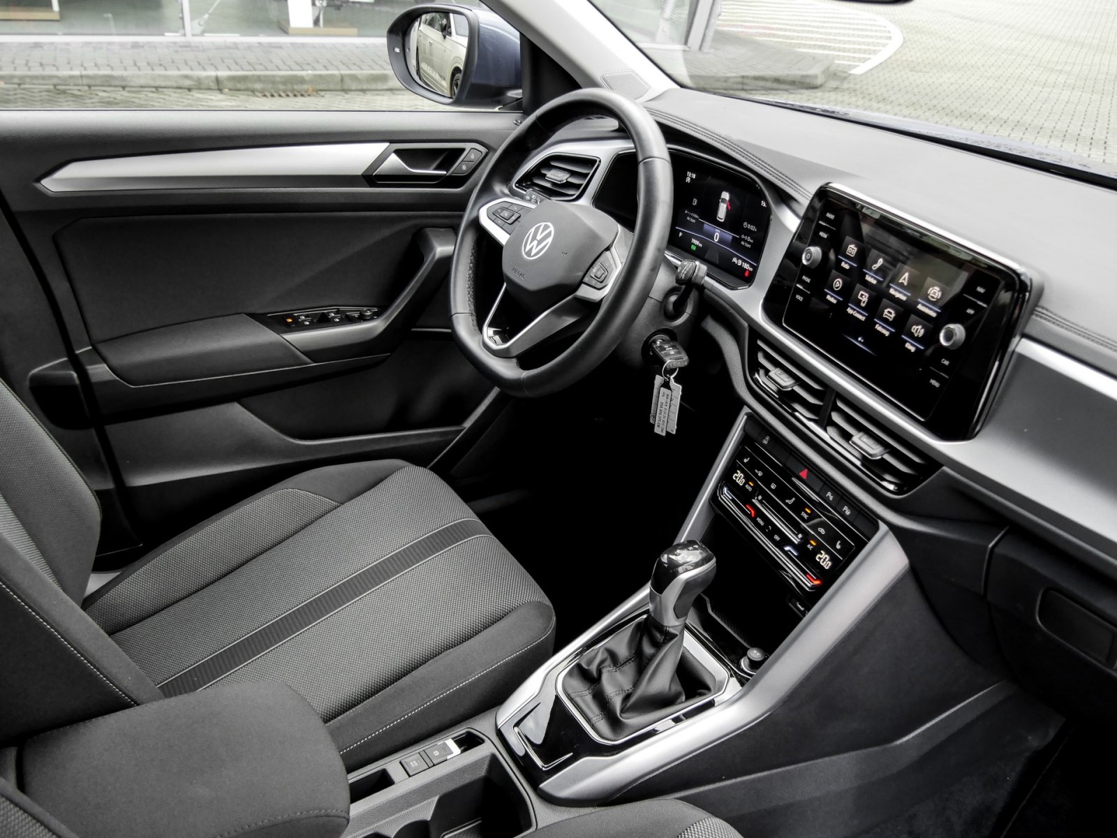 Volkswagen T-Roc 1.5 LIFE NAVI ALU SITZHEIZUNG LED DAB+