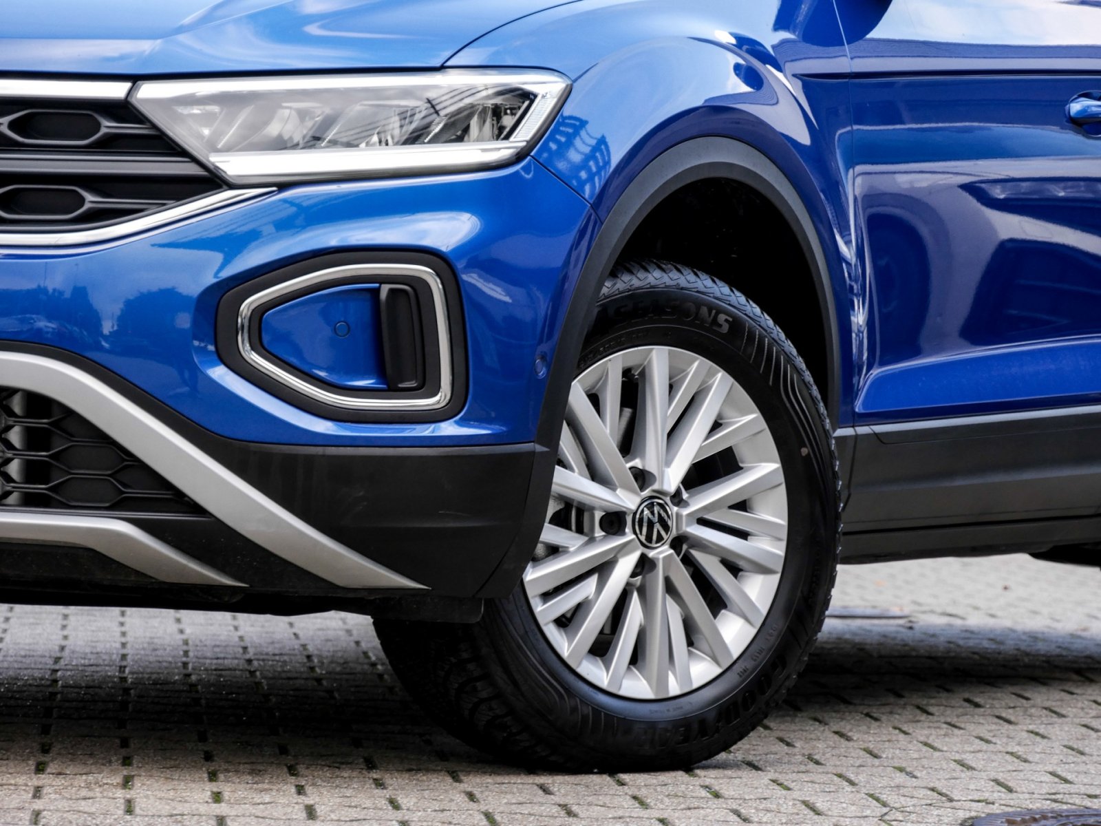 Volkswagen T-Roc 1.5 LIFE NAVI ALU SITZHEIZUNG LED DAB+